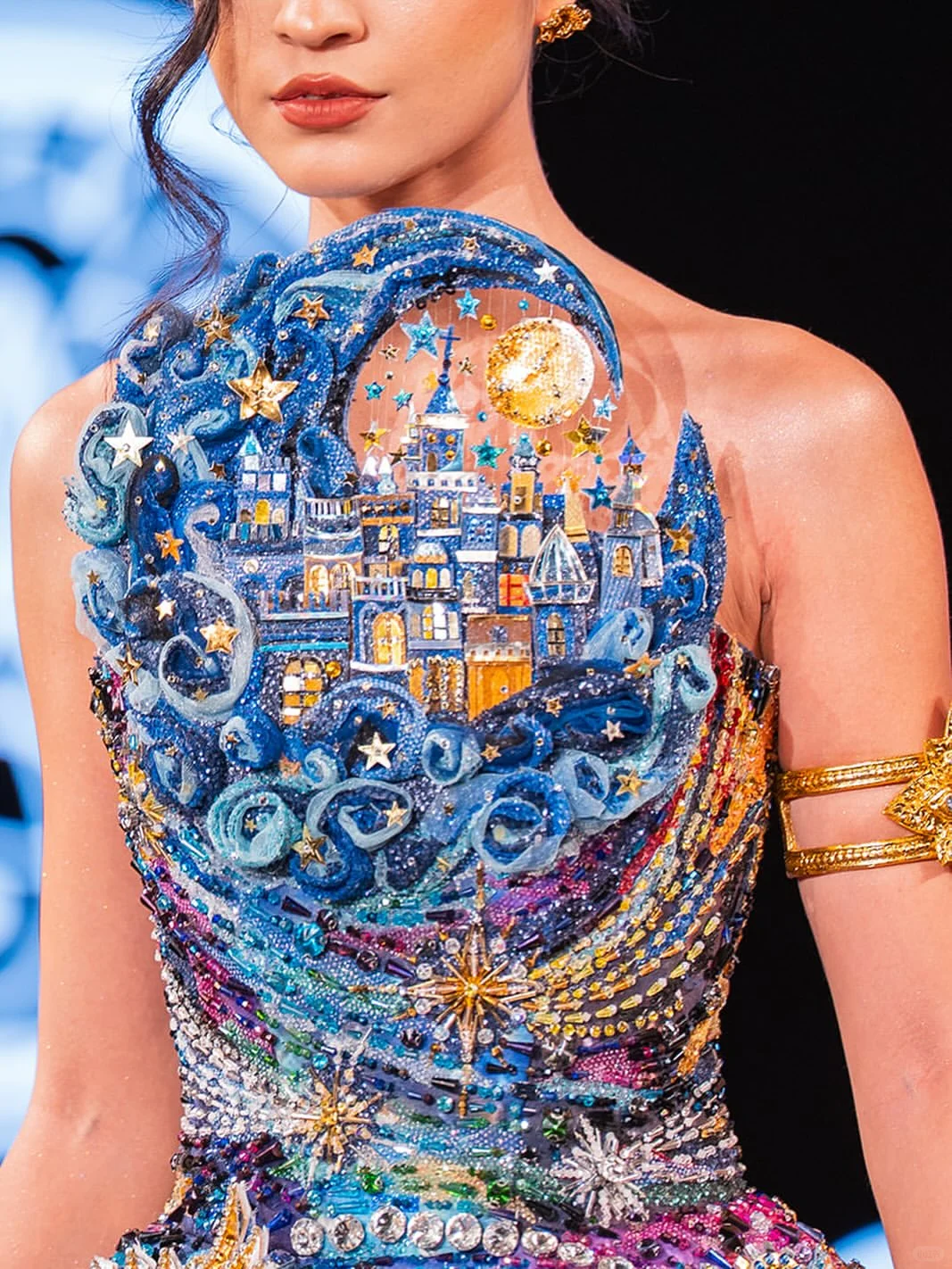 Almée Couture：把宇宙级浪漫穿身上?