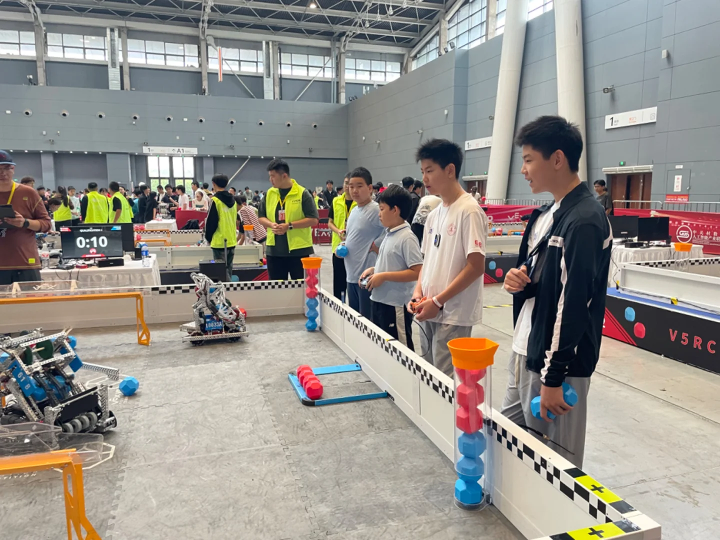 VEX亚洲公开赛华北大区赛V5RC亚军、设计奖