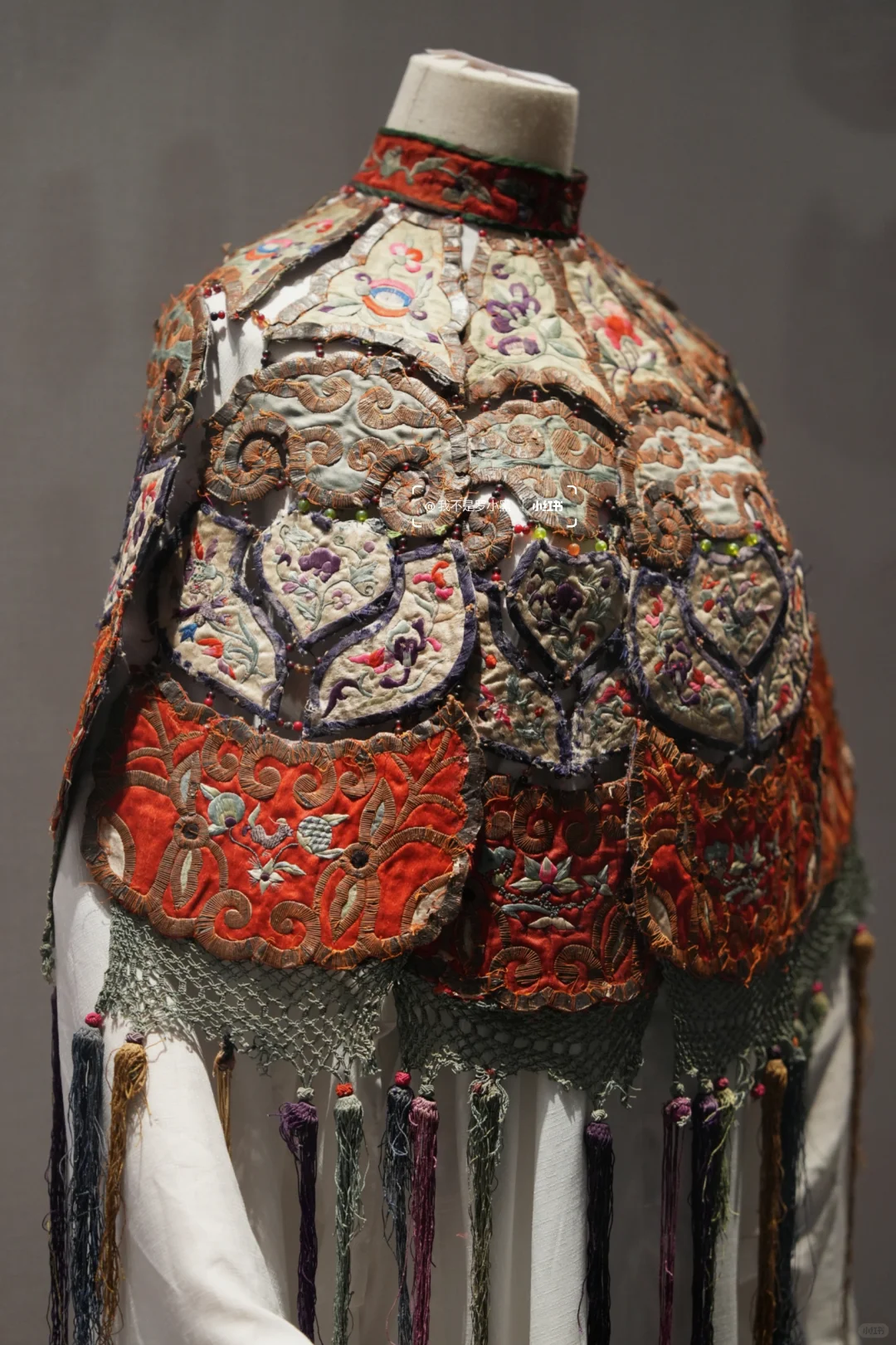 郑州博物馆“锦绣云霞”云肩展