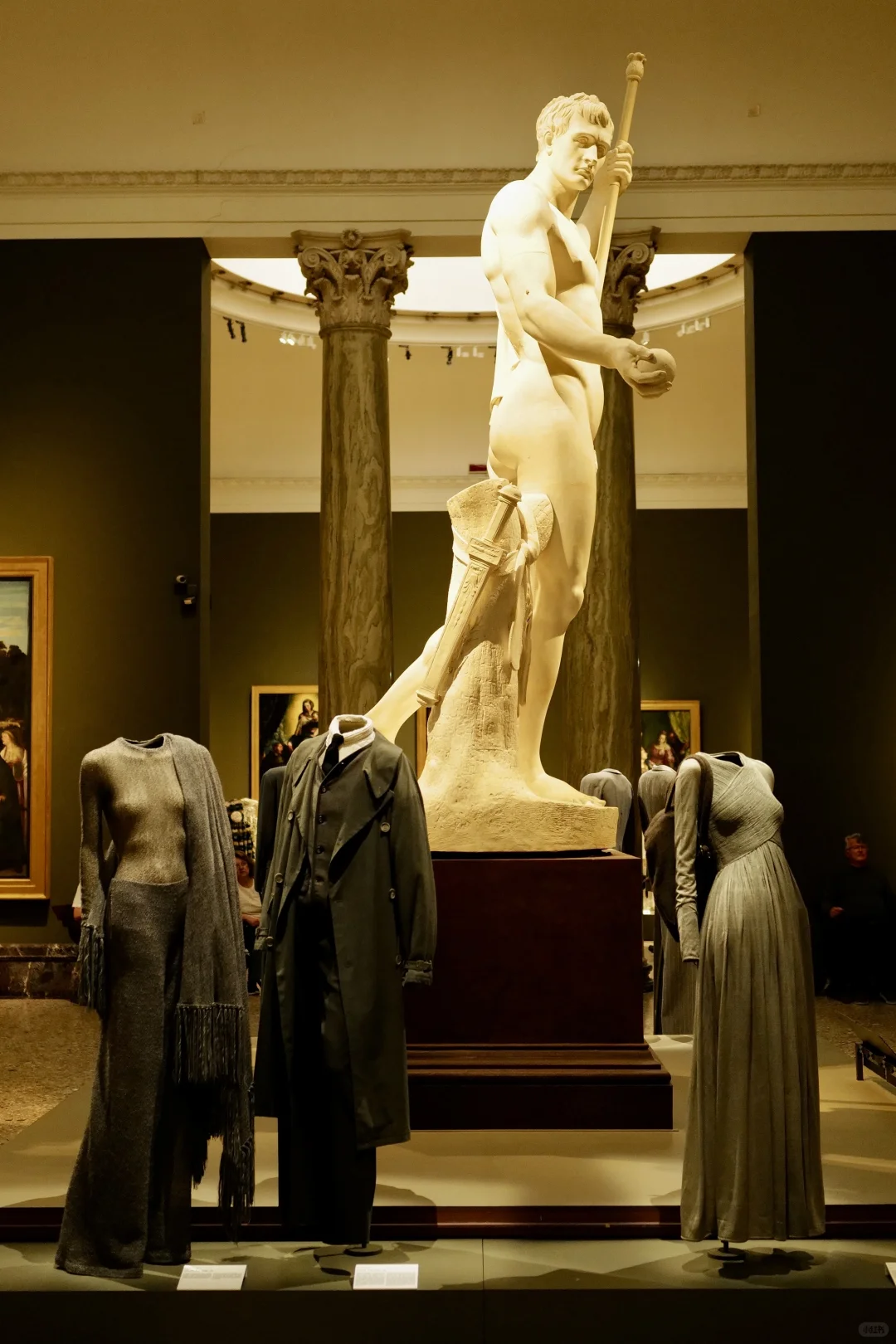 一个人旅行??在米兰为Armani纪念展落泪