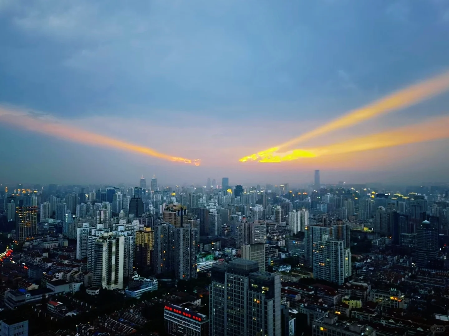 日思录DT683：彩霞满天。