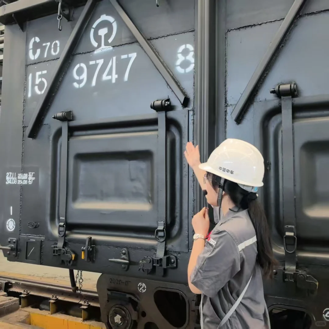 带娃探索火车的秘密