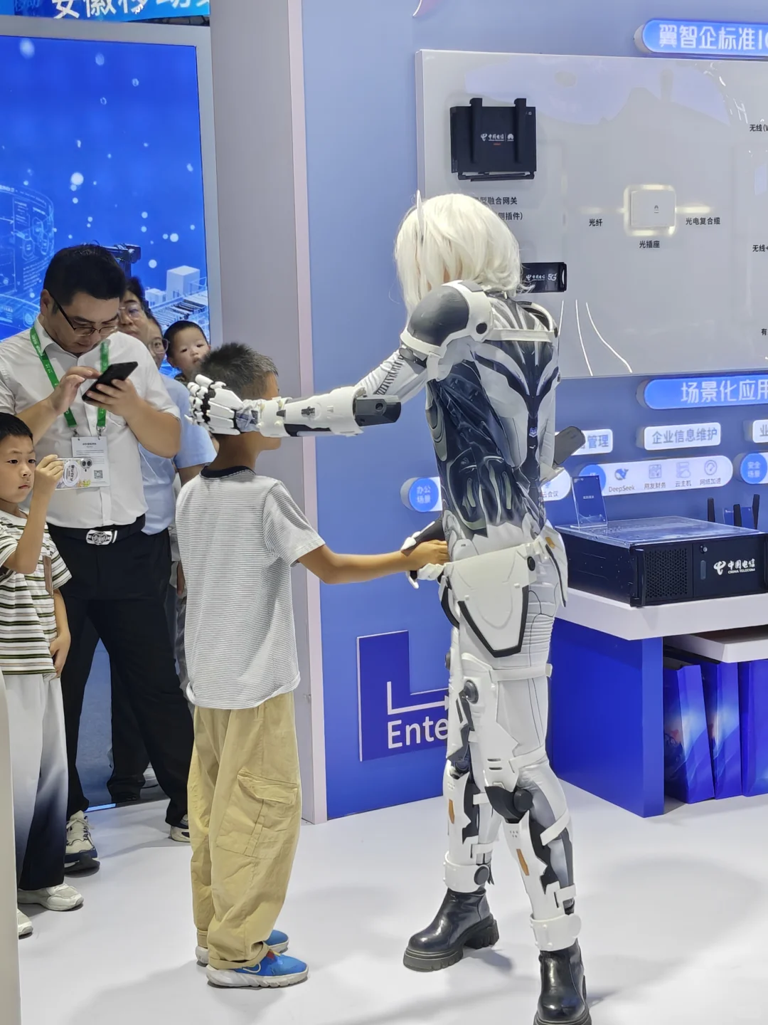 今天的震撼是世界制造业大会给的?