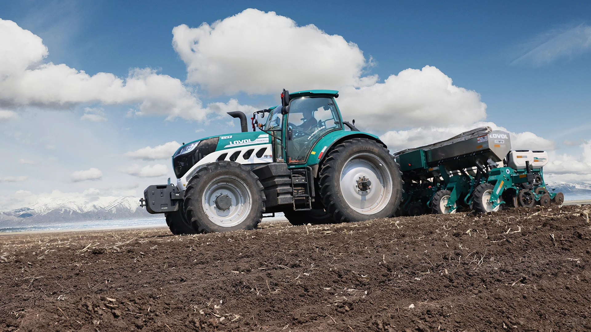 潍柴雷沃携全球合作伙伴开启智慧农业新可能