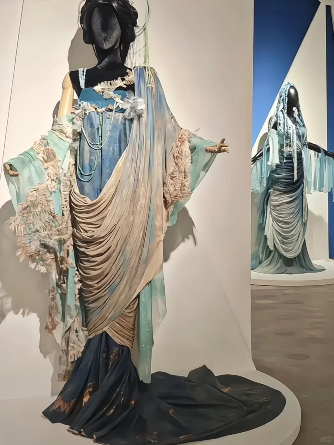 脑洞很大的免费展❗上海戏剧学生衣橱大公开