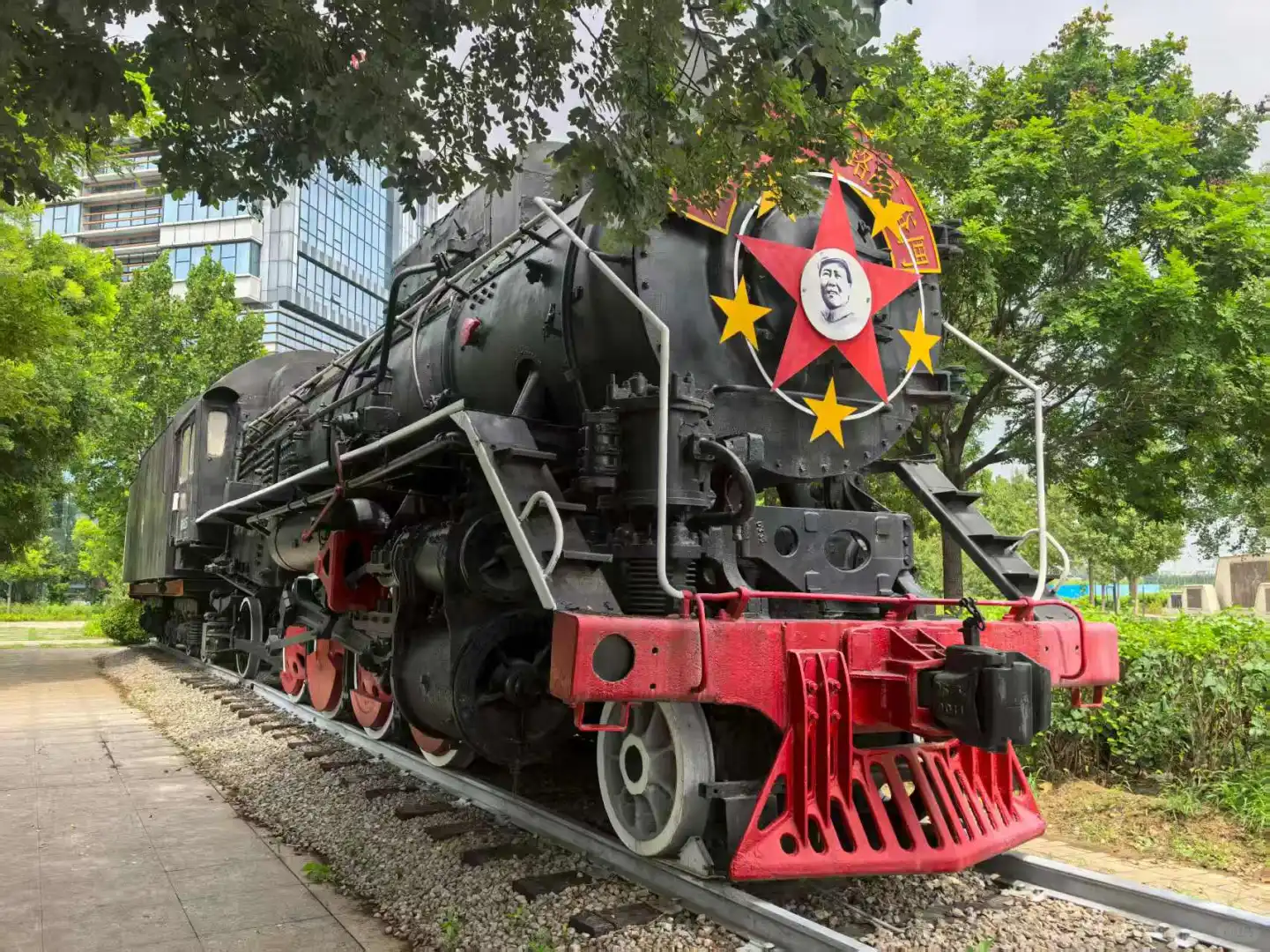 带娃探索火车的秘密