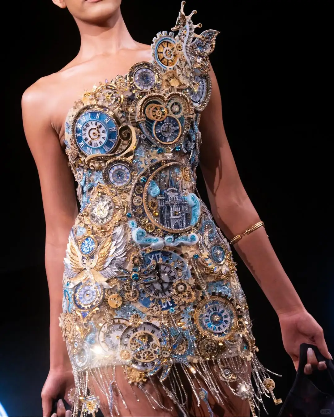 Almée Couture：把宇宙级浪漫穿身上?