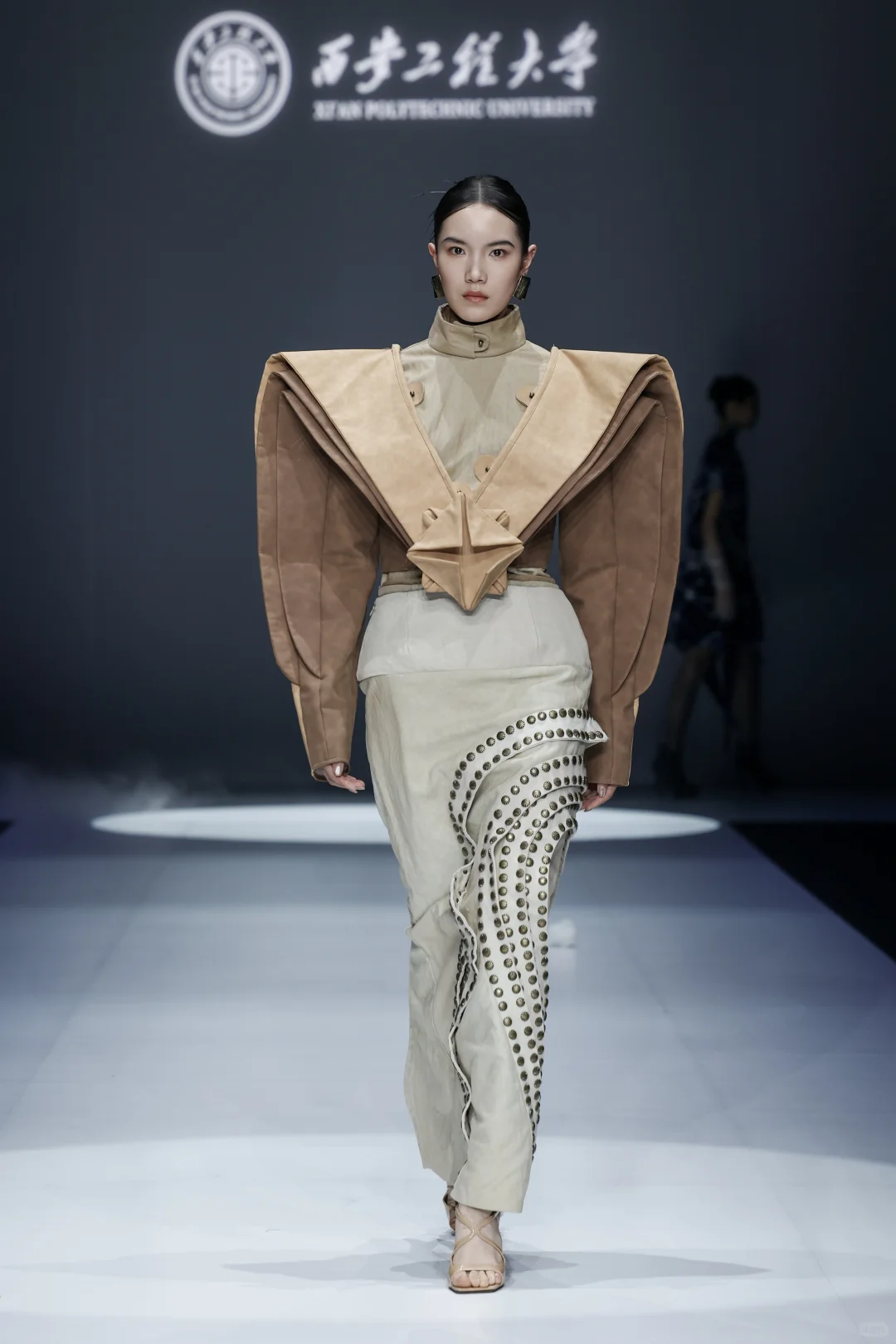 2025CGFW西安工程大学服装与服饰设计毕业秀