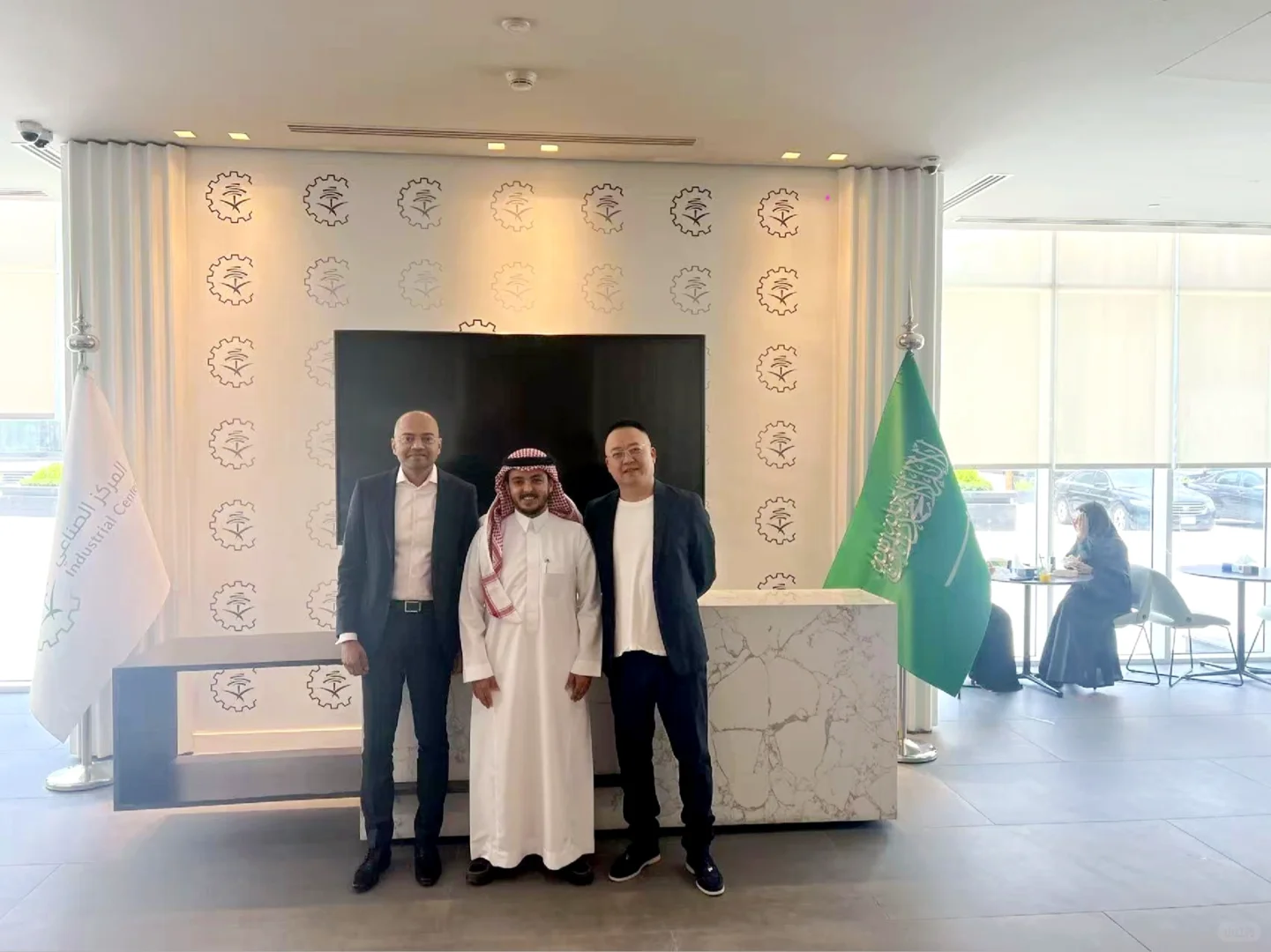 ❗️别卷国内了!中东土豪的钱,真的太好赚