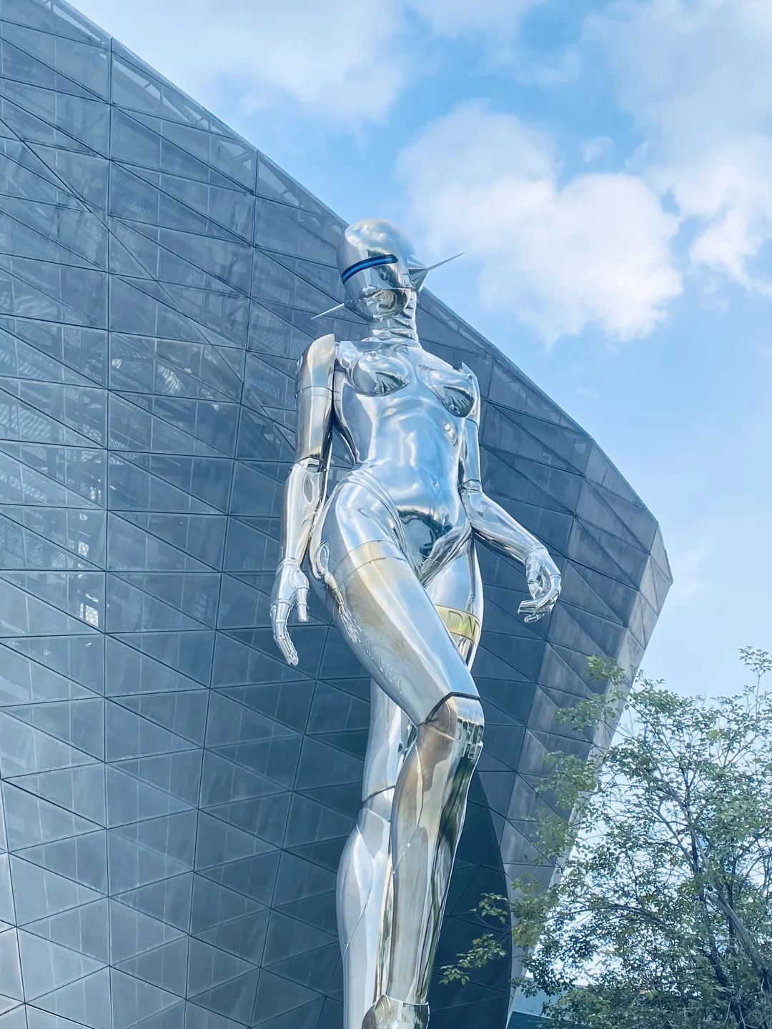 深圳|提前看展? 空山基?还能更抽象吗