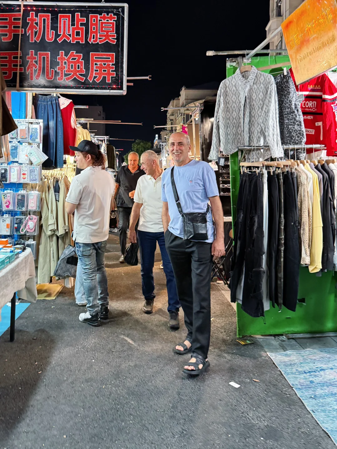 义乌三挺路夜市｜全球人的“深夜快乐老家”?