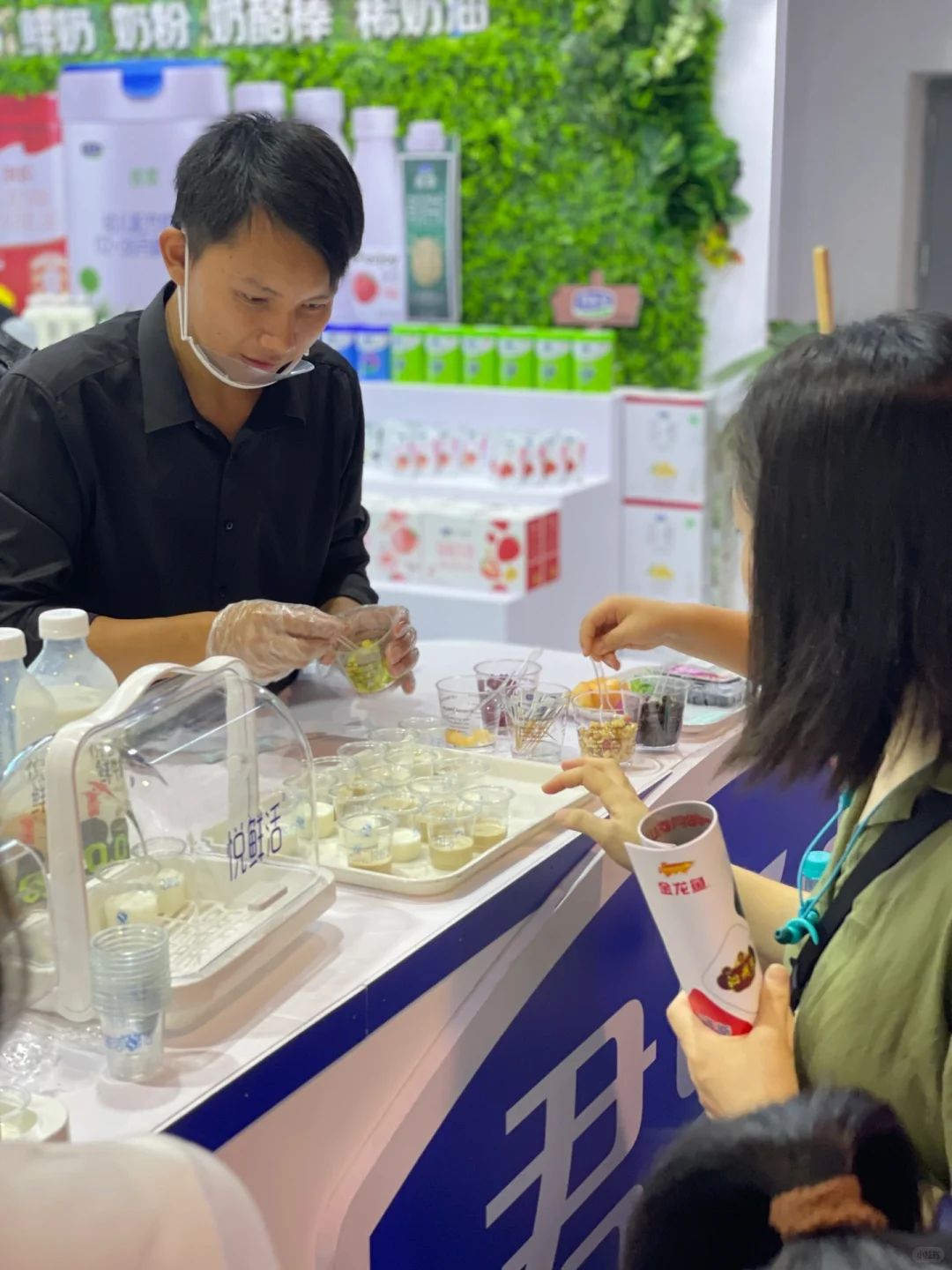 北京礼品展?，感觉半个城的主播都在这了