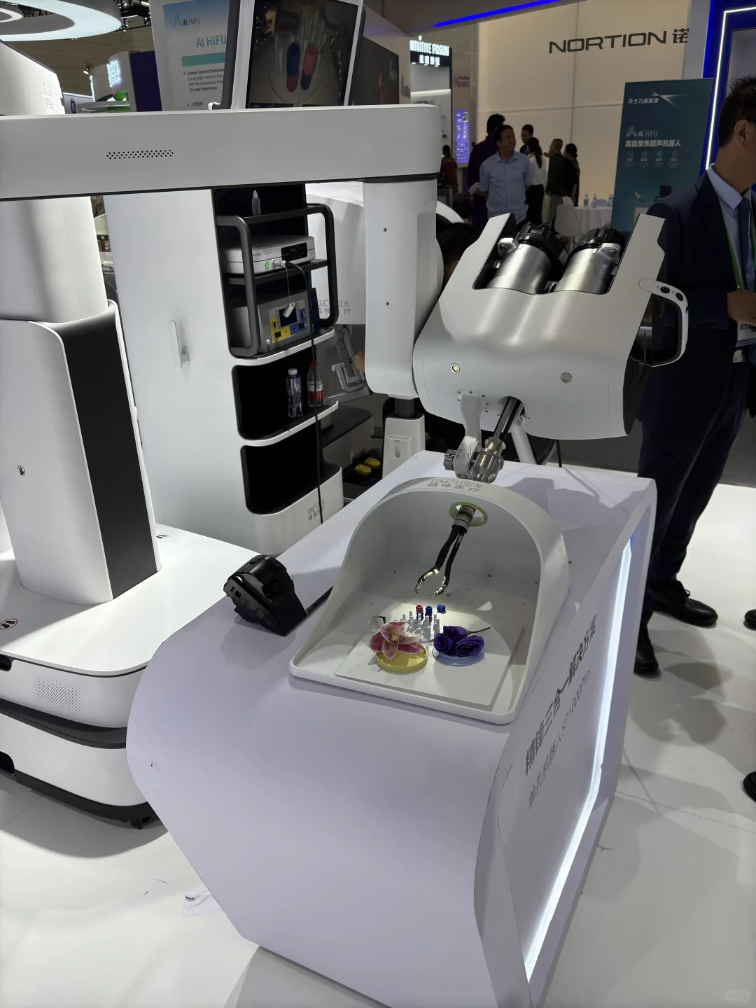 手术机器人啥时候能卷到十万块钱一台啊?