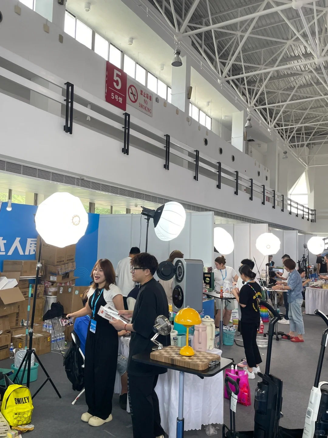 北京礼品展?，感觉半个城的主播都在这了