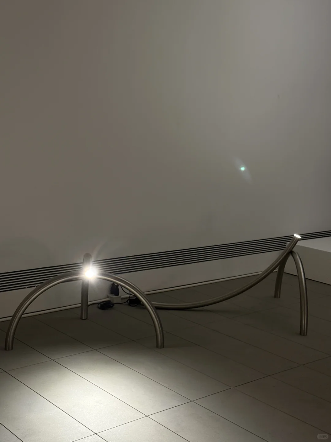 北京启皓艺术馆:光之线条,灯光跟线条的交错