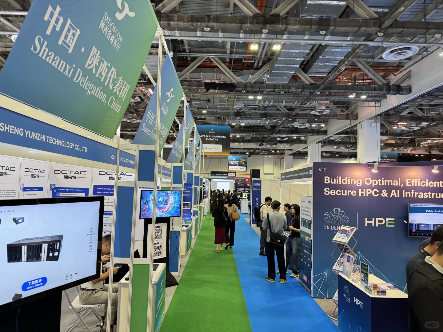 来参加新加坡科技周??Tech Week啦