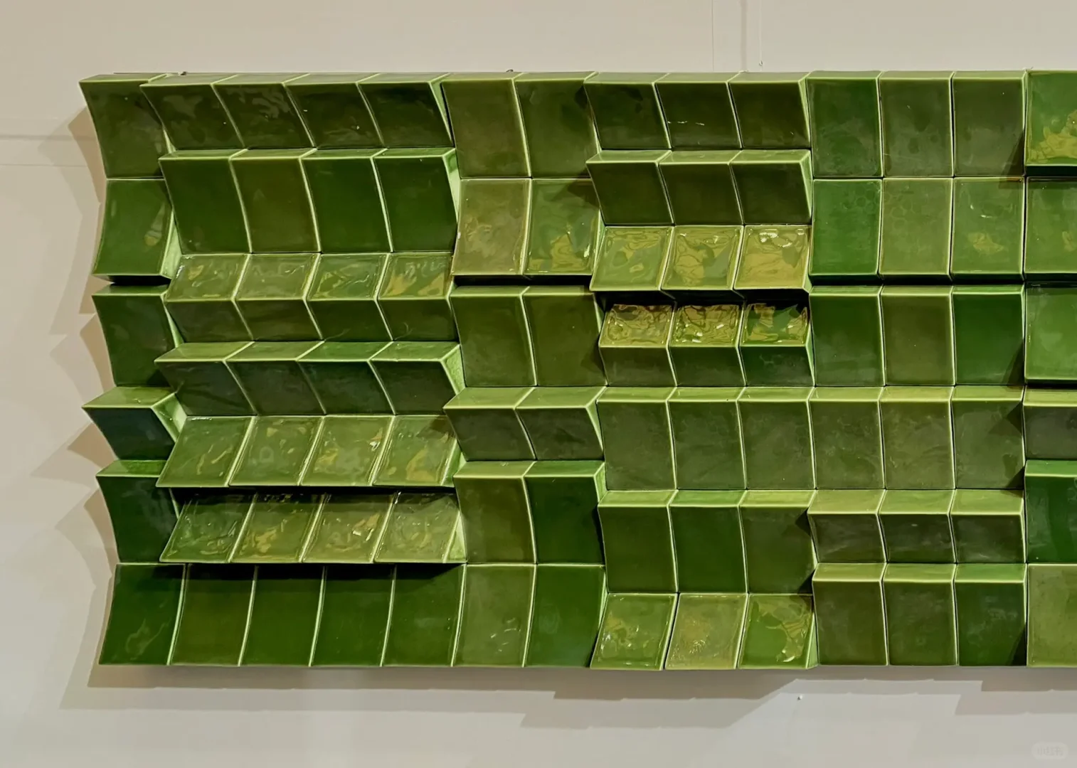 春意盎然的绿色瓷砖