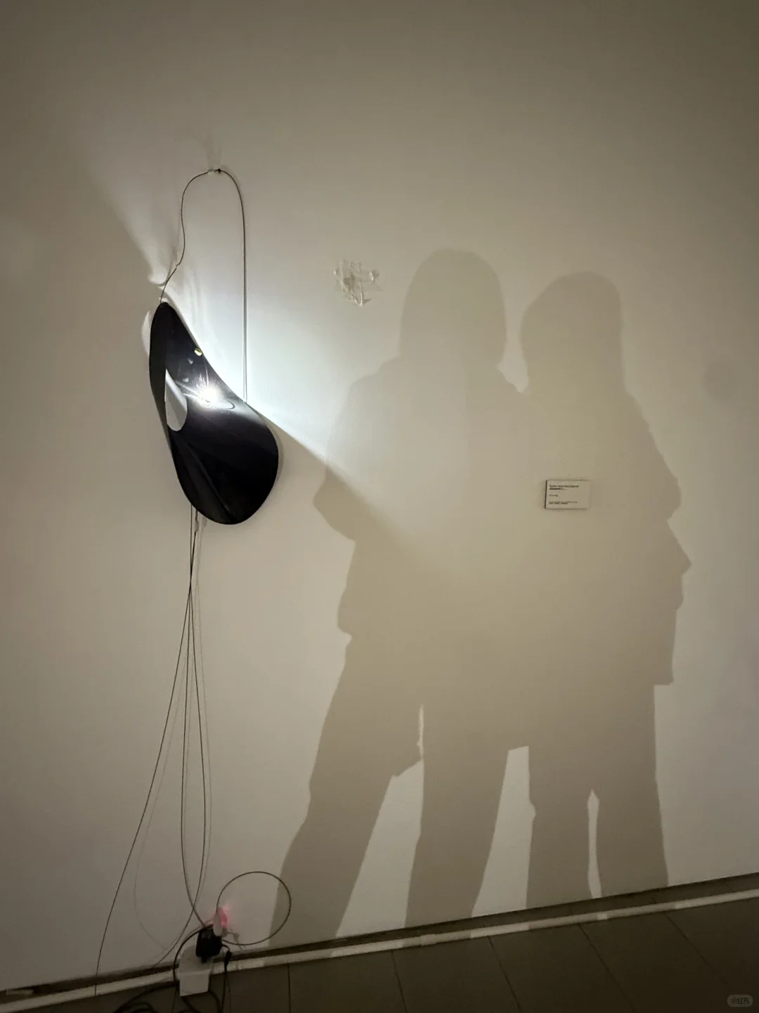 北京启皓艺术馆:光之线条,灯光跟线条的交错