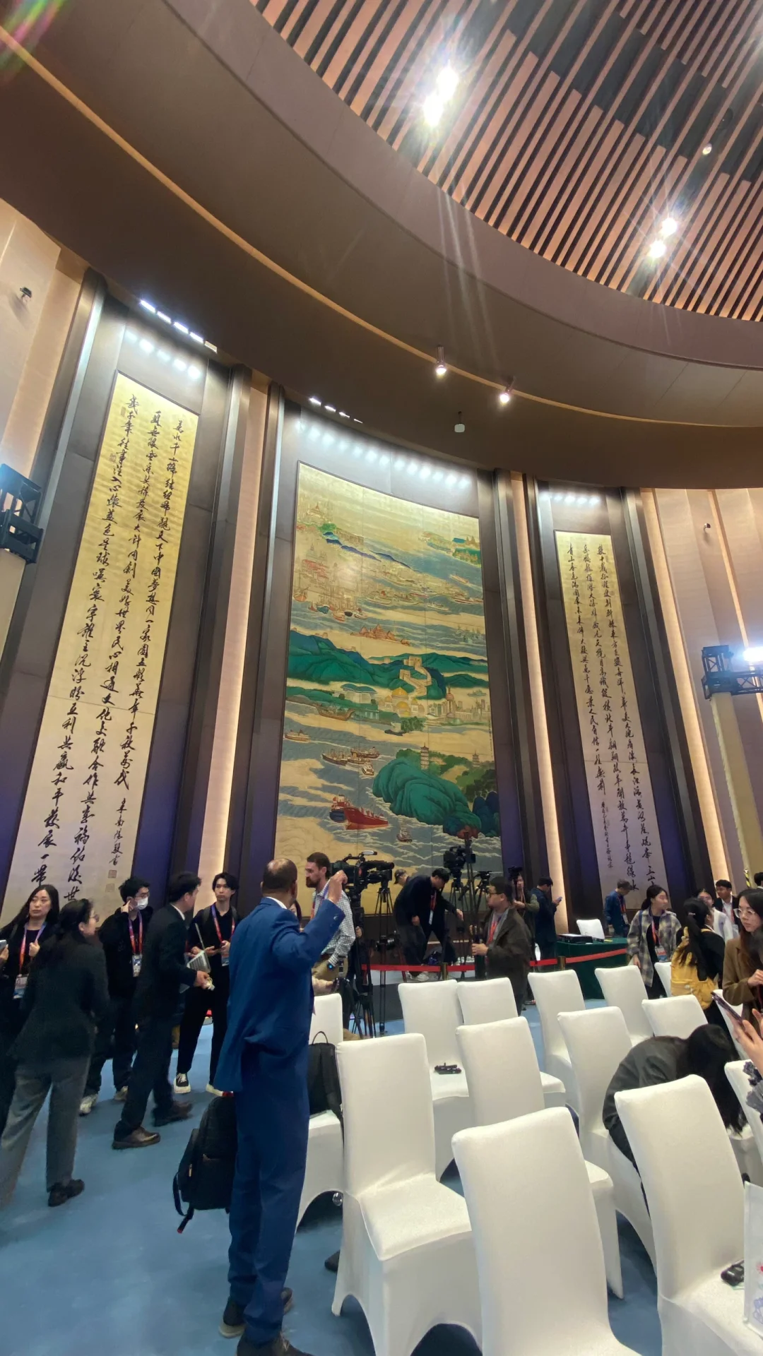 参加2024中国四大主场外交之进博会