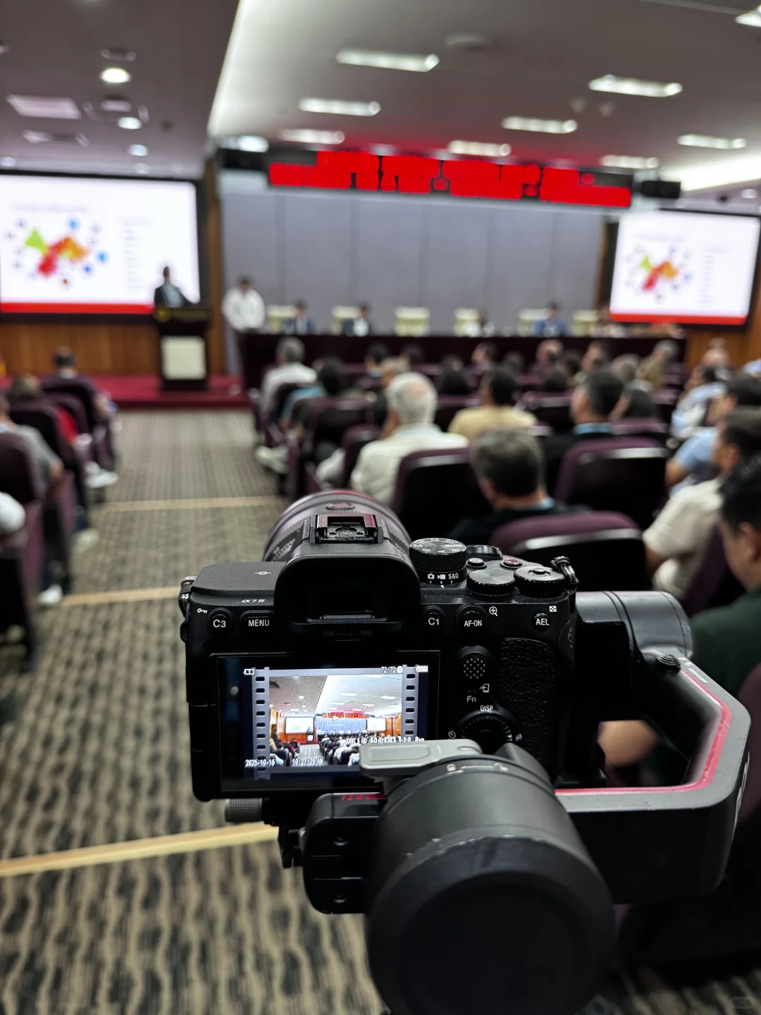 你们觉得像广交会这类会展会有未来吗？