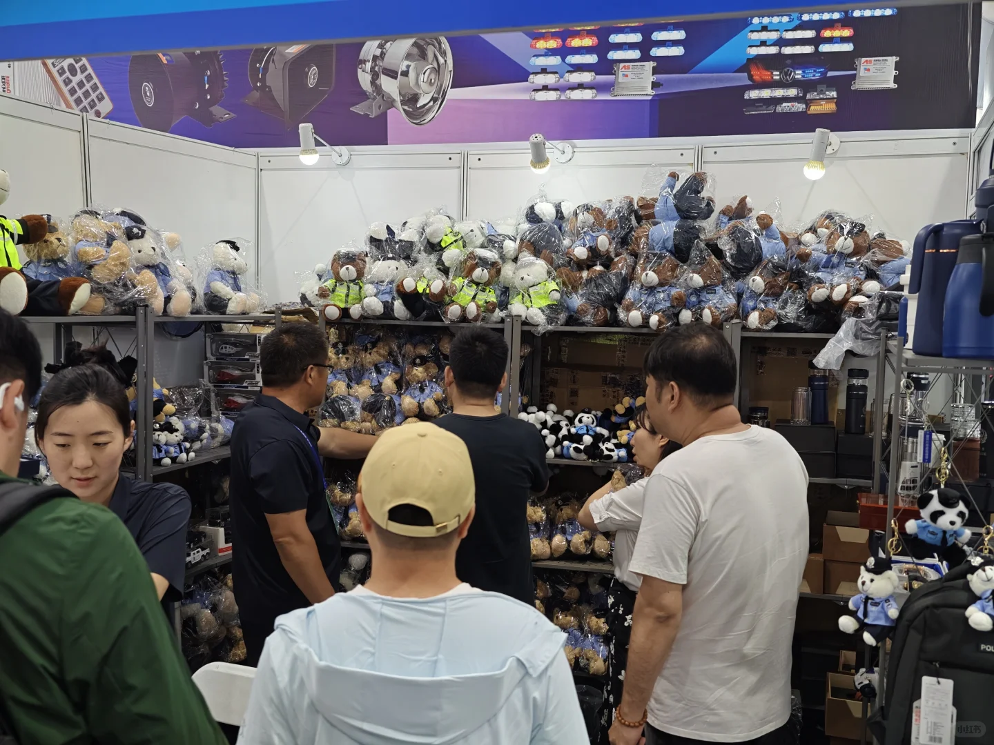 北京警用装备展简直是每个男生的梦工厂！