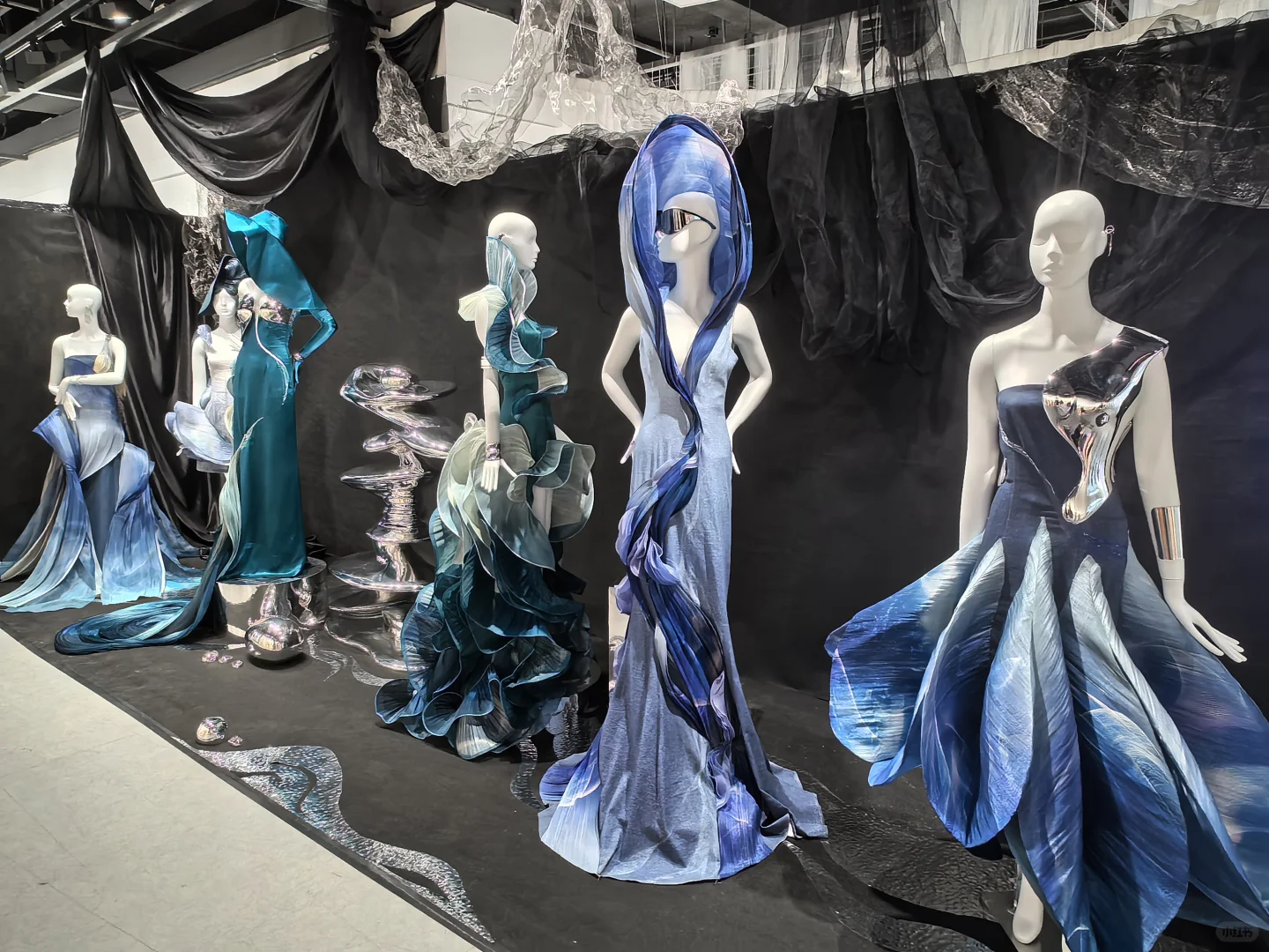 西美毕业展/创意集市此人就这样去逛