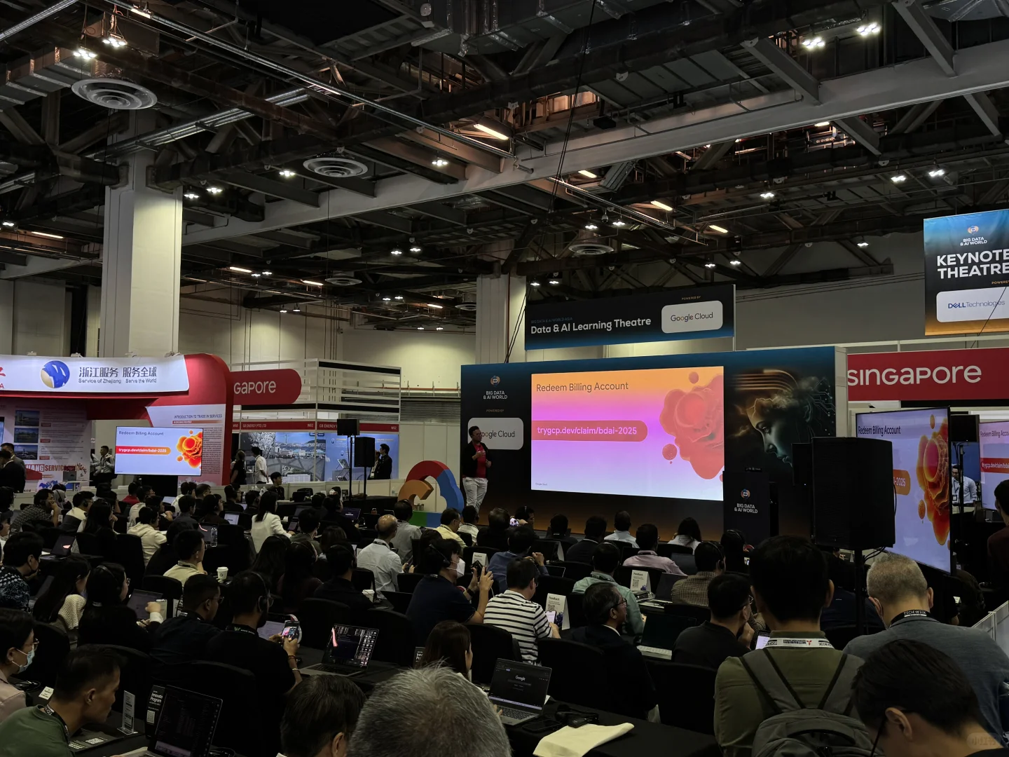 来参加新加坡科技周??Tech Week啦