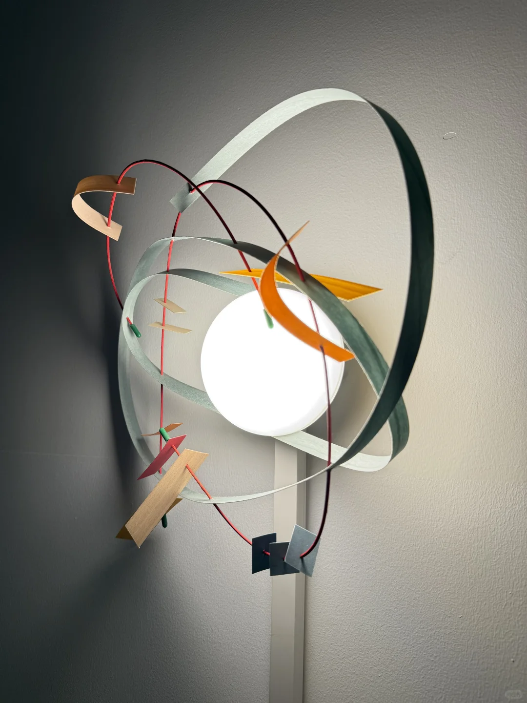 北京启皓艺术馆:光之线条,灯光跟线条的交错