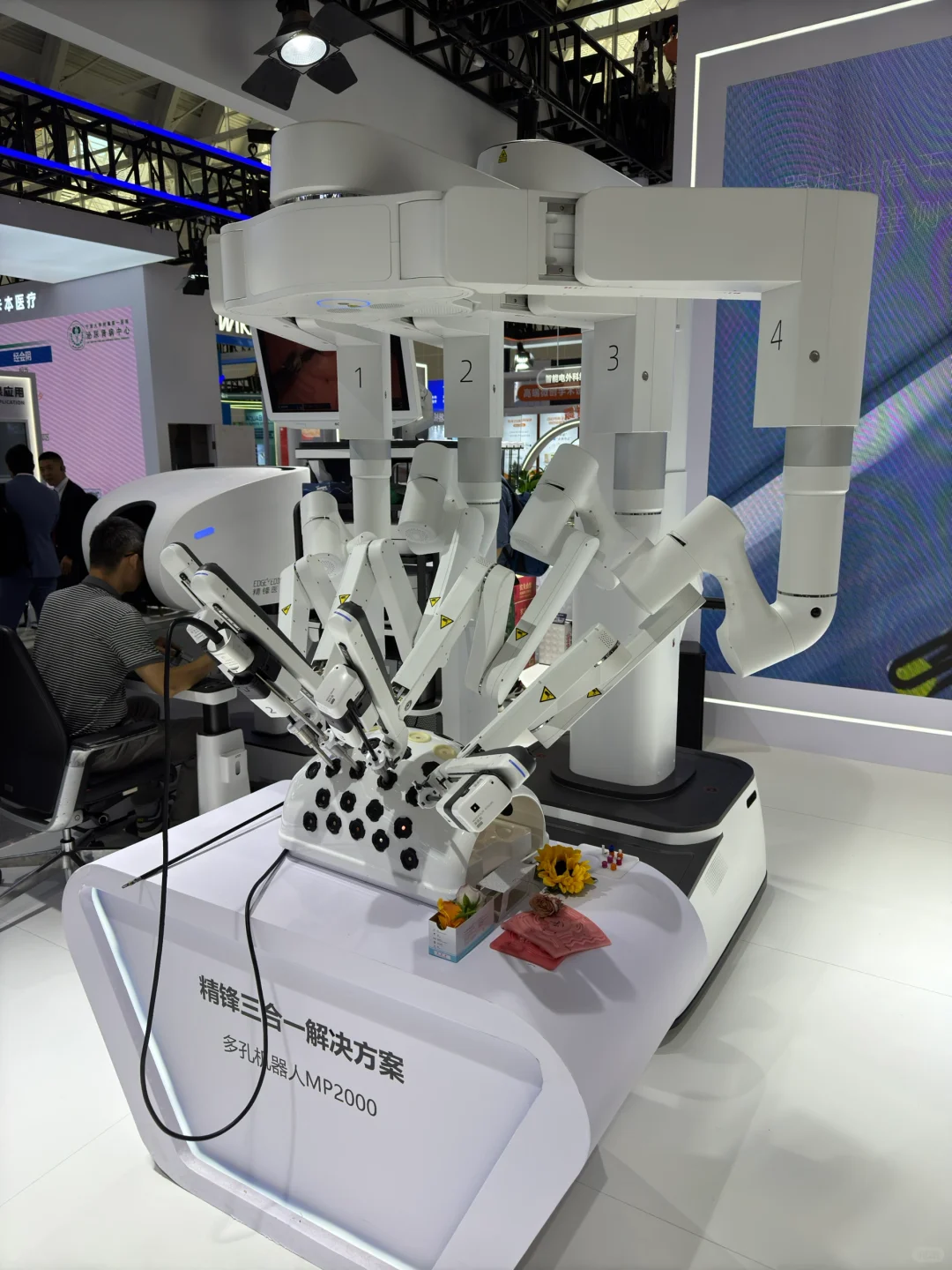 手术机器人啥时候能卷到十万块钱一台啊?