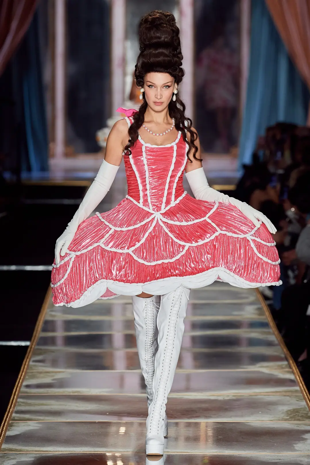 Moschino｜洛可可蛋糕