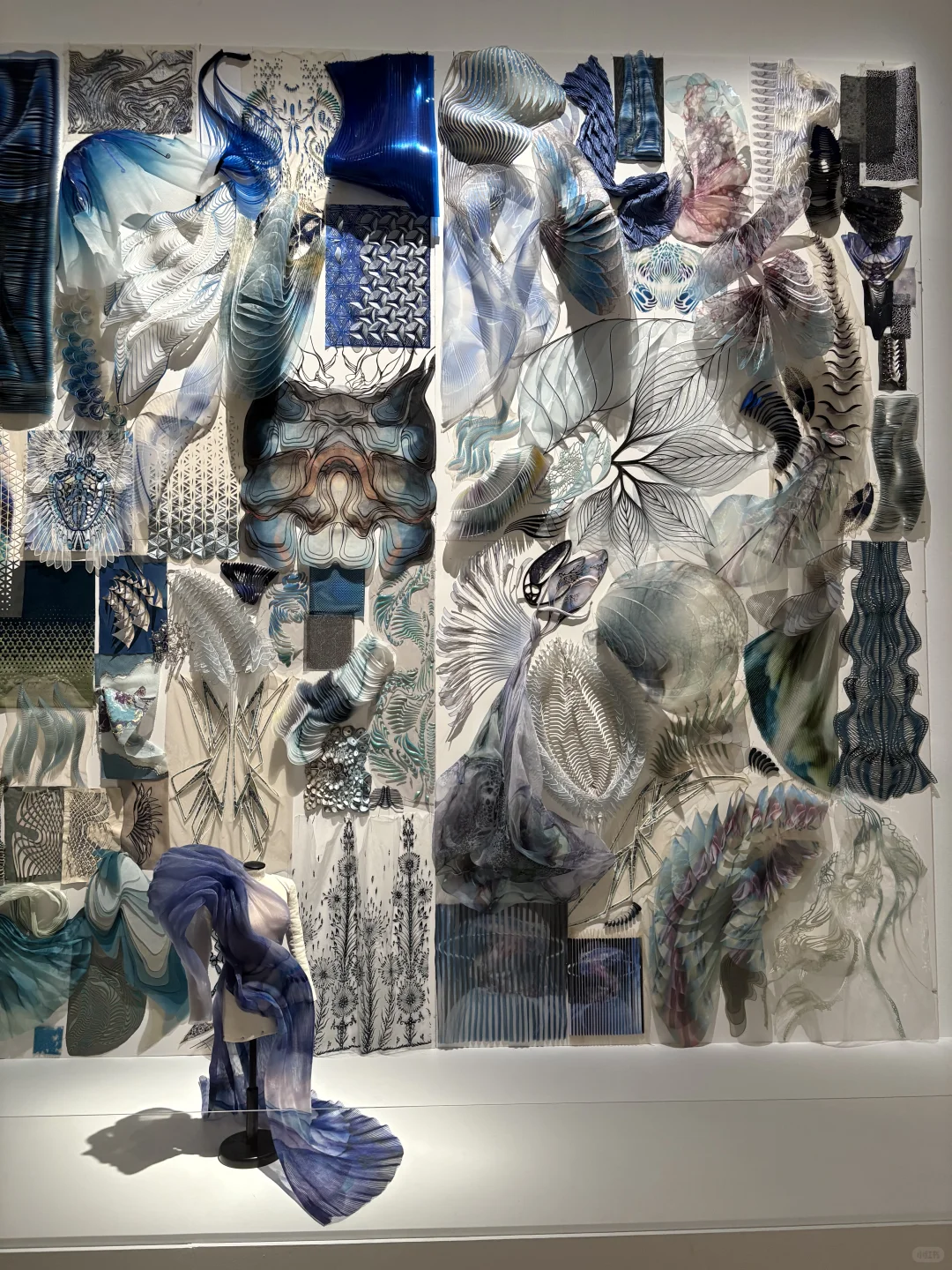 令人惊叹的灵感版?? Iris van Herpen展览