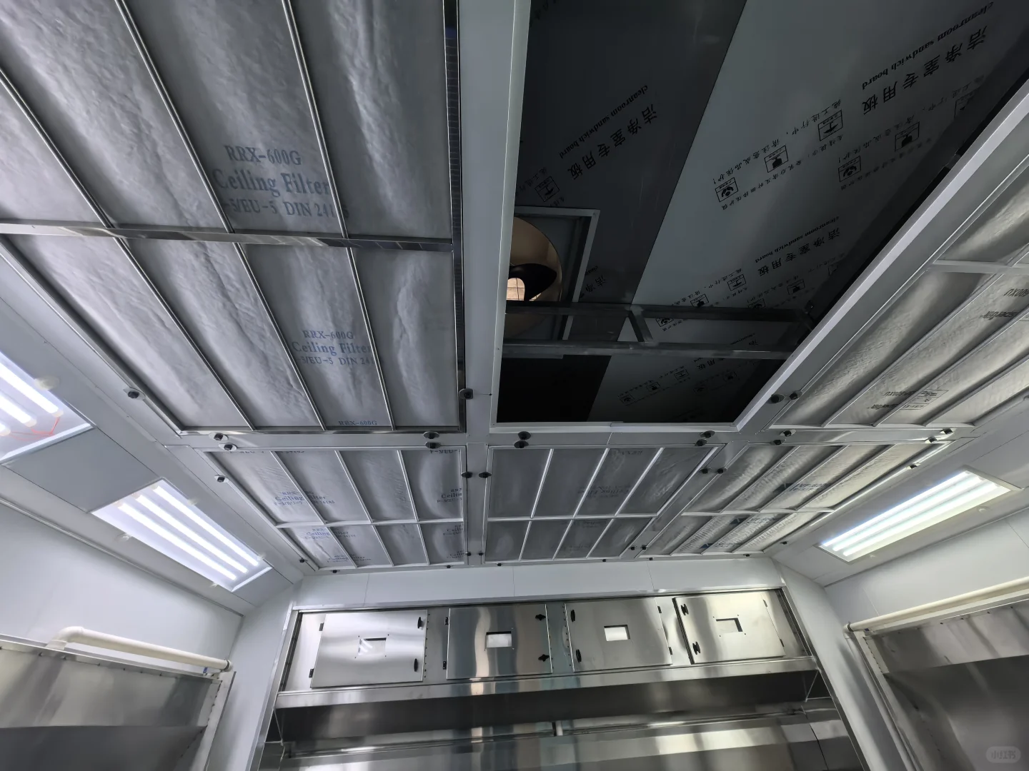 在山东有一家专业做喷漆房的厂家