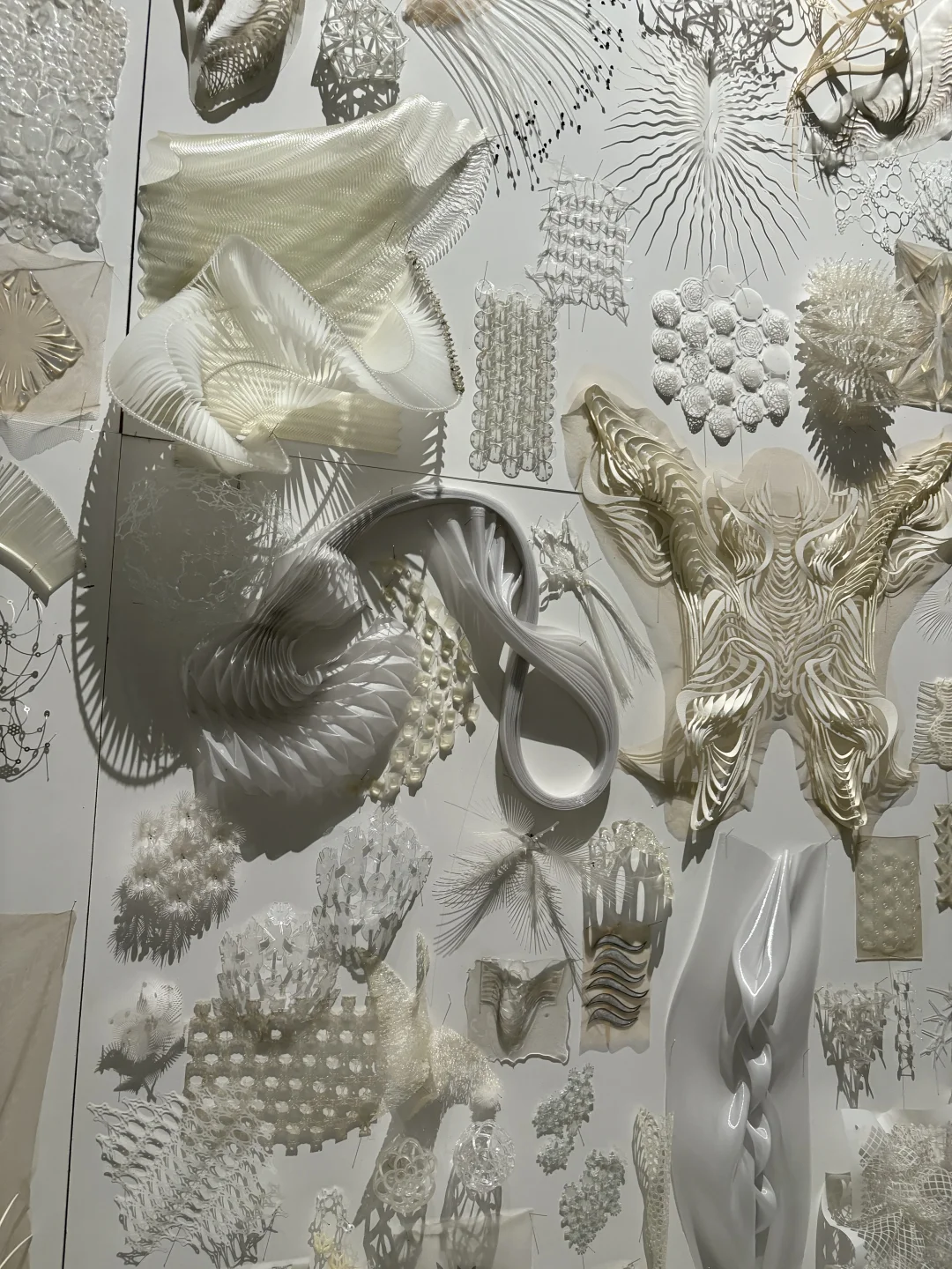 令人惊叹的灵感版?? Iris van Herpen展览