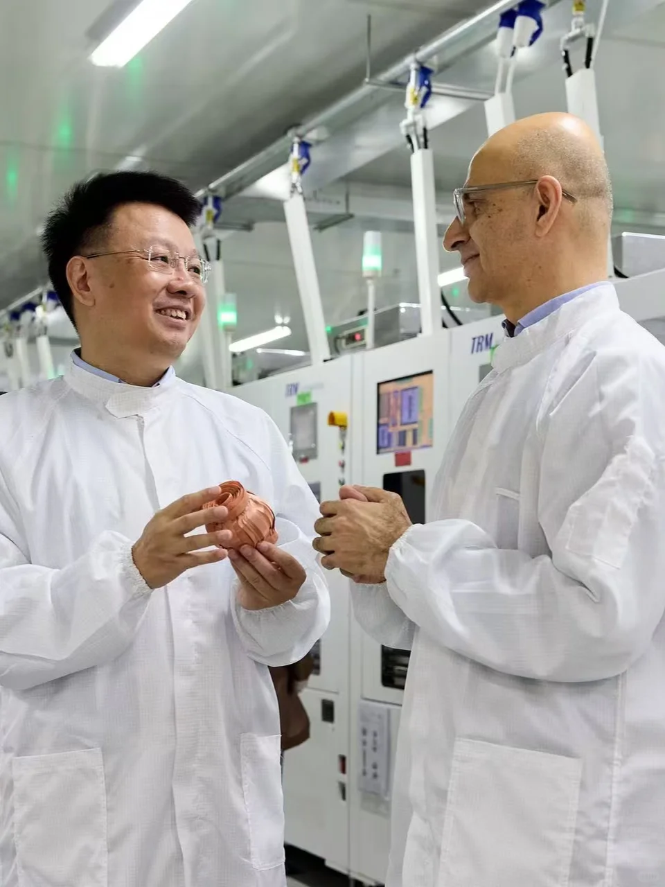 ?跟着Apple COO逛苹果中国供应链工厂!