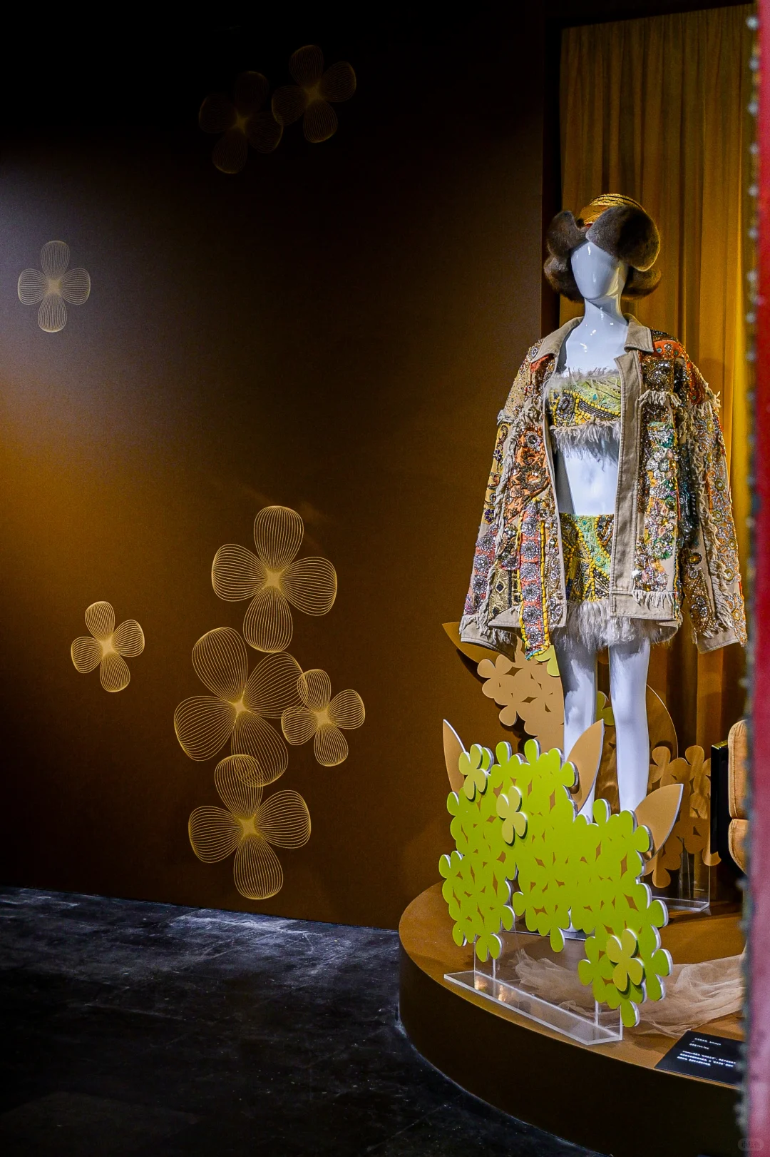 恭王府博物馆国内首个当代时尚艺术大展