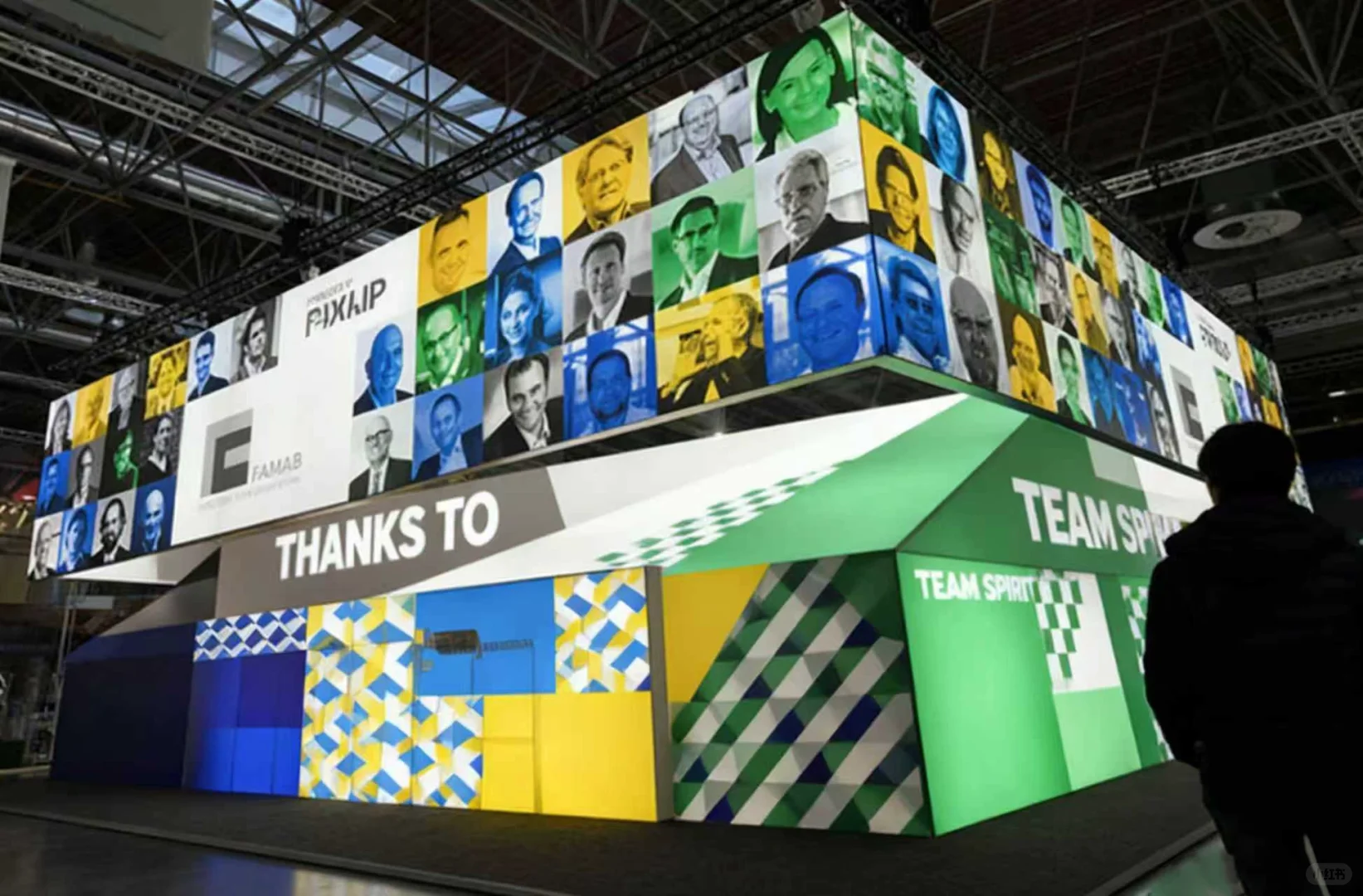 ? 国际展会爆款|灯箱吊顶如何让展位封神