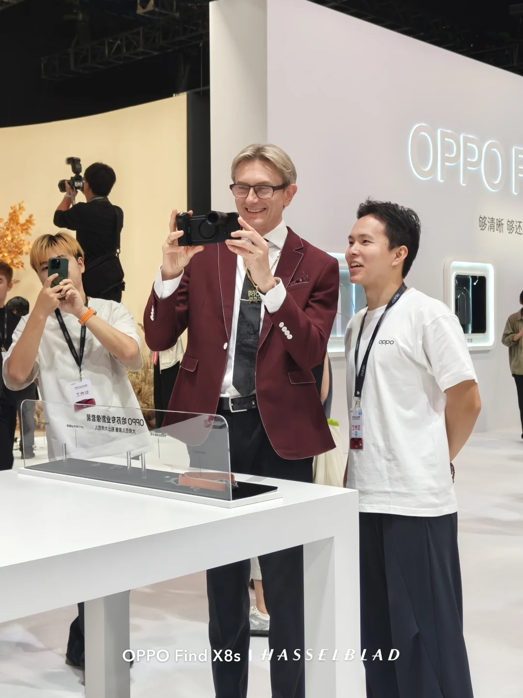 我竟然在OPPO发布会拍到了法拉利先生
