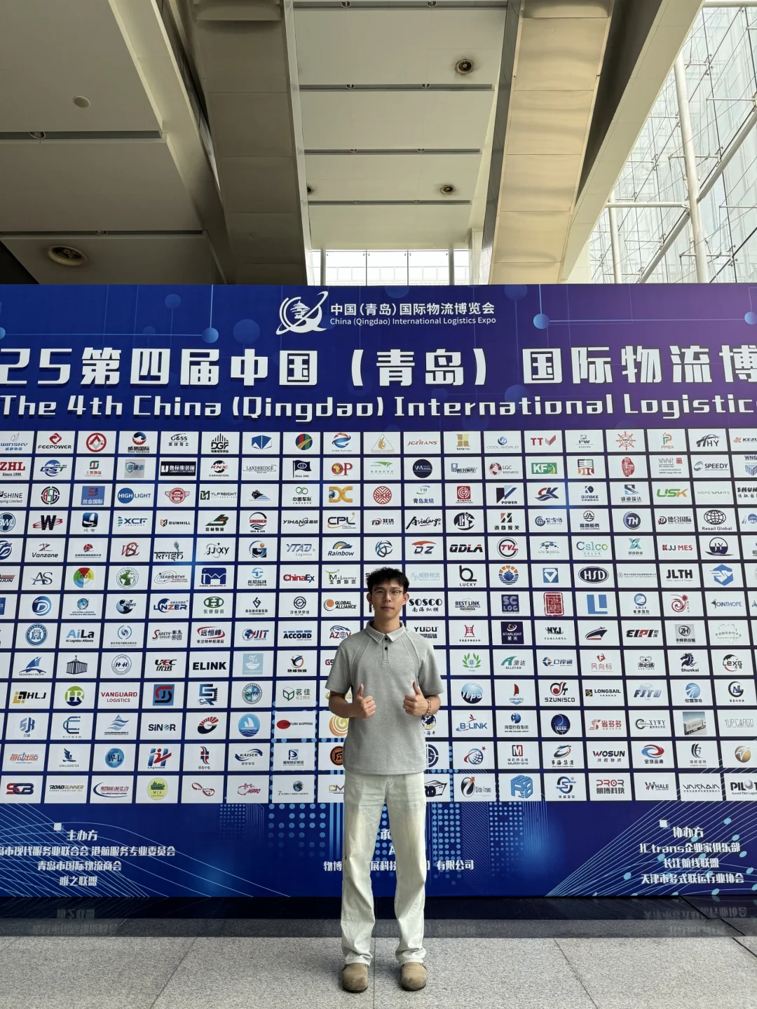 跑展会要怎么样加到客户联系方式？