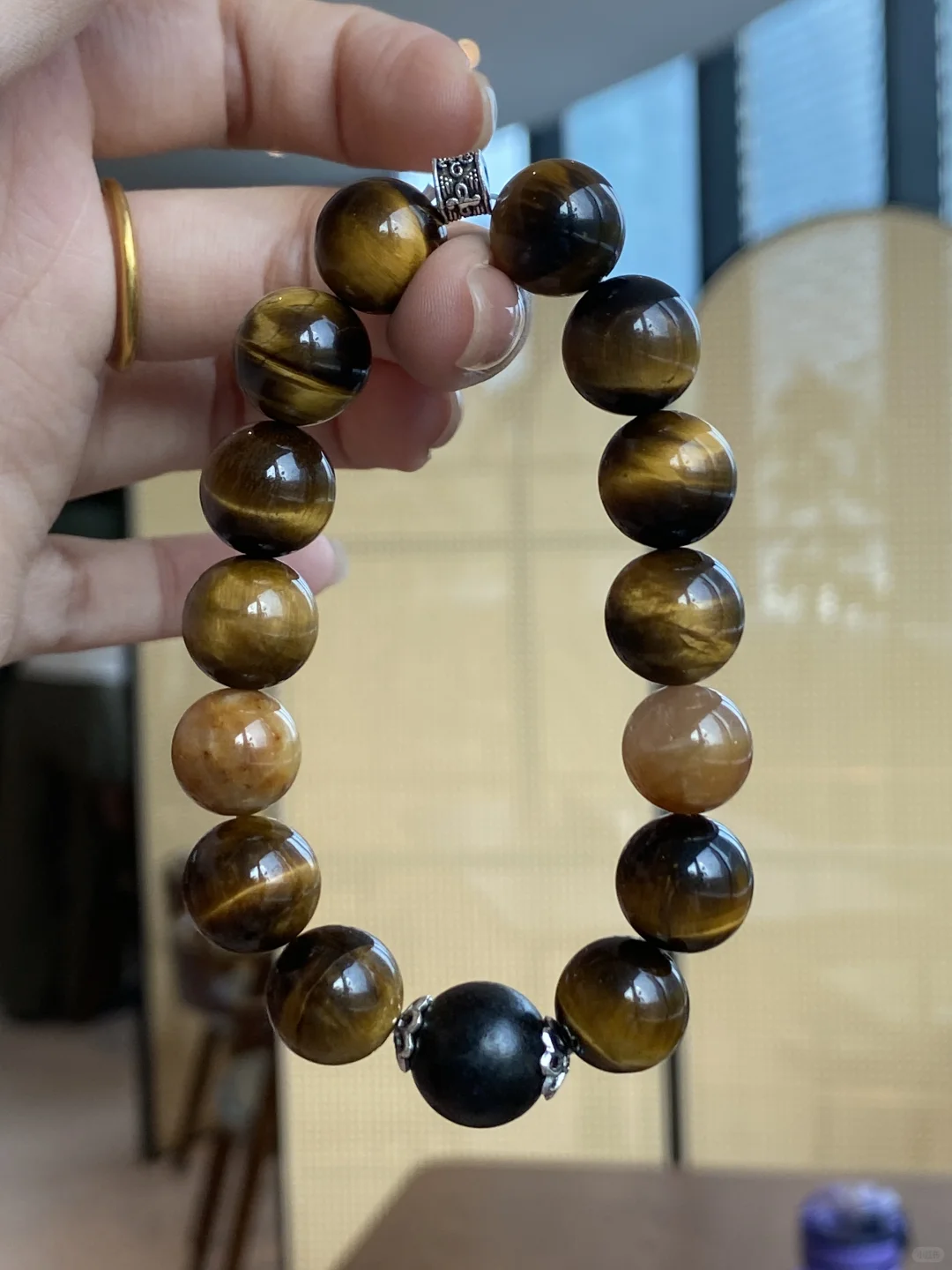 巨物手串展览，当超现实主义映入现实！