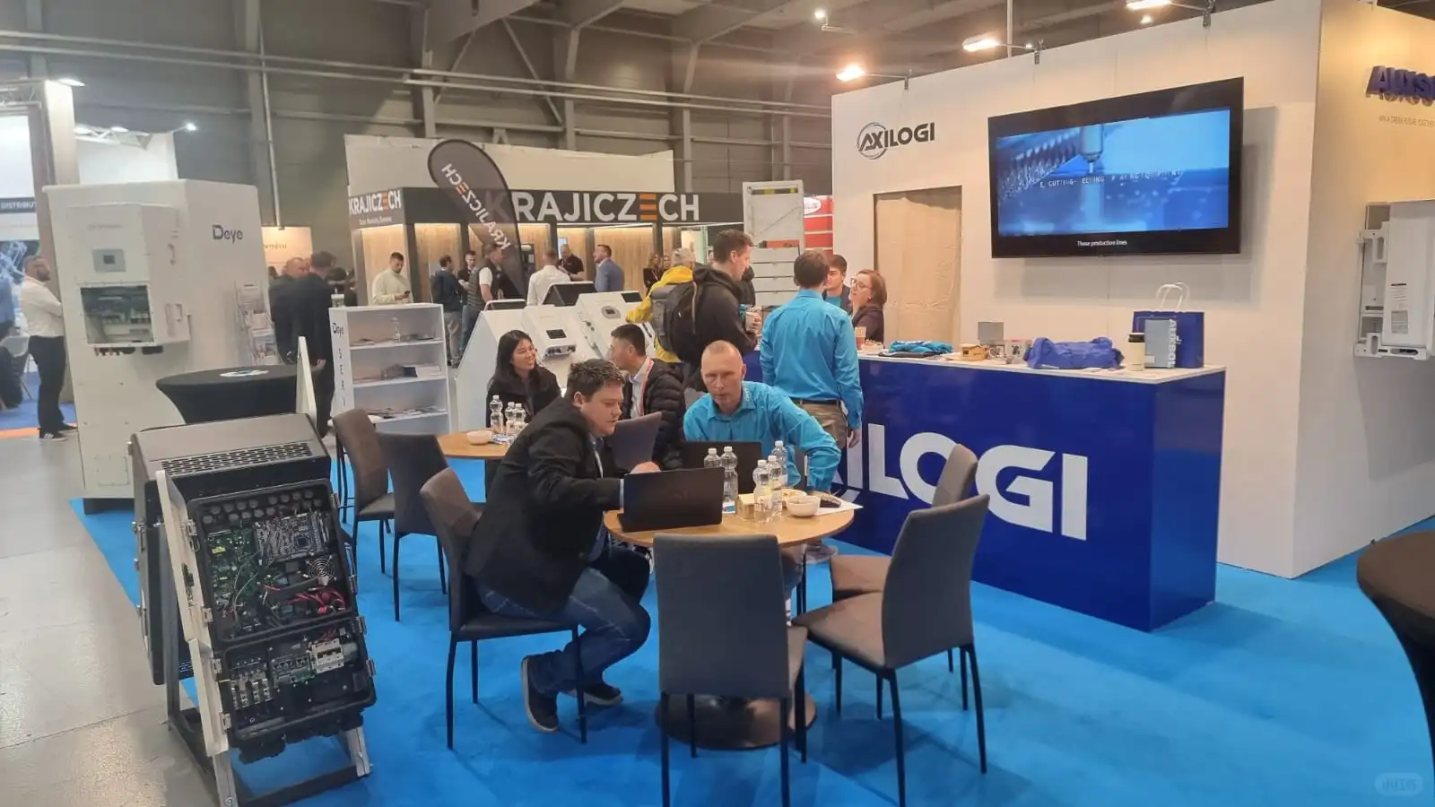 暴走2万步！捷克光伏展真的太炸了！?