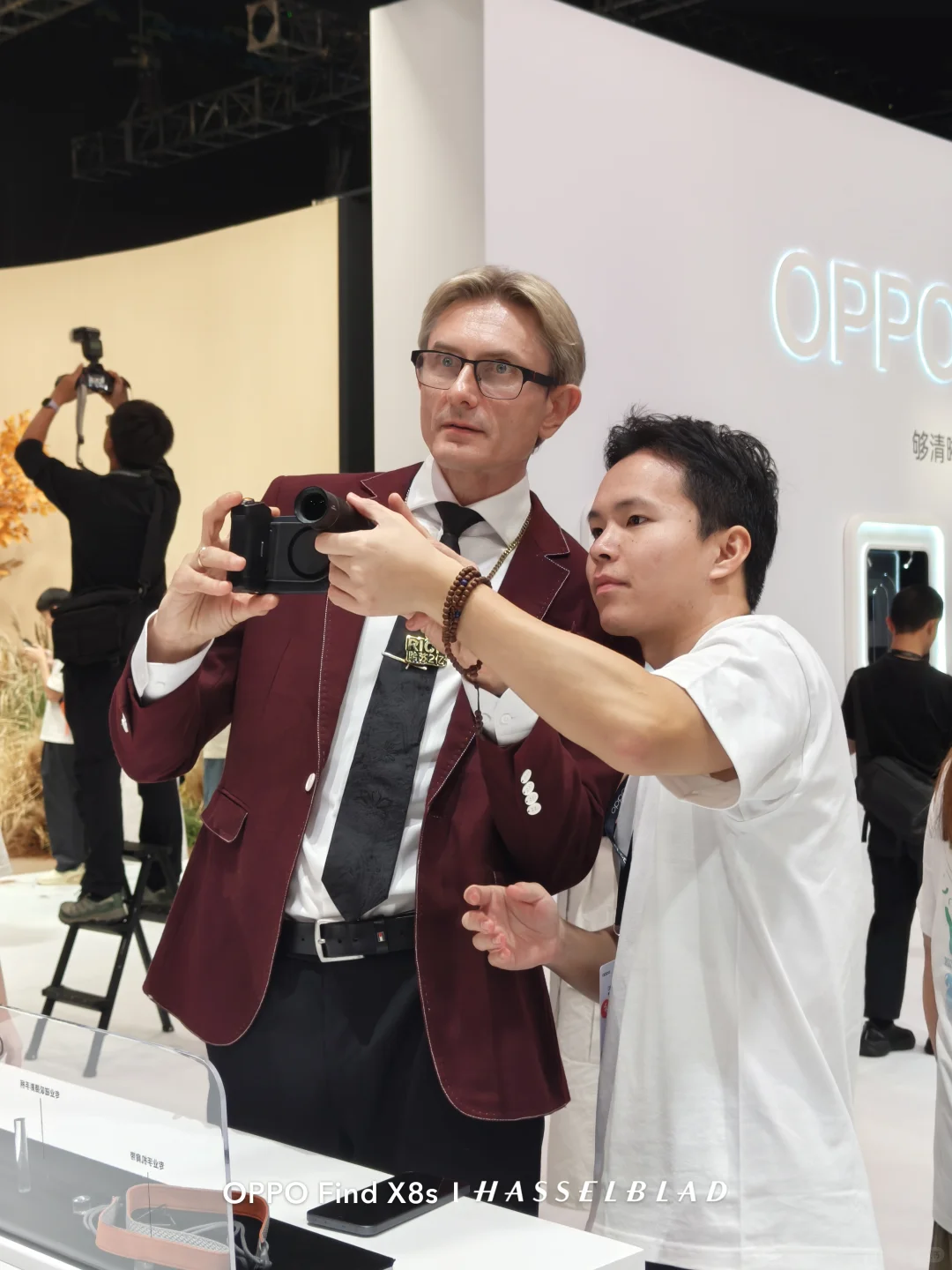 我竟然在OPPO发布会拍到了法拉利先生