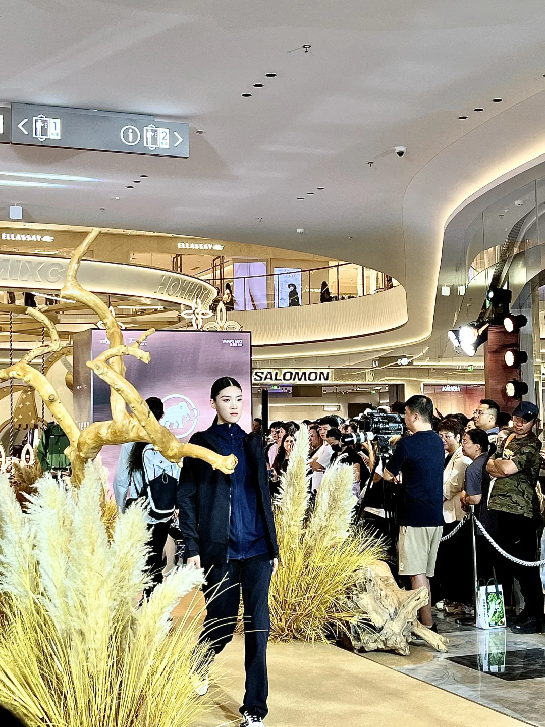 起猛了！呼市真的变“沪市”了！视觉盛宴…