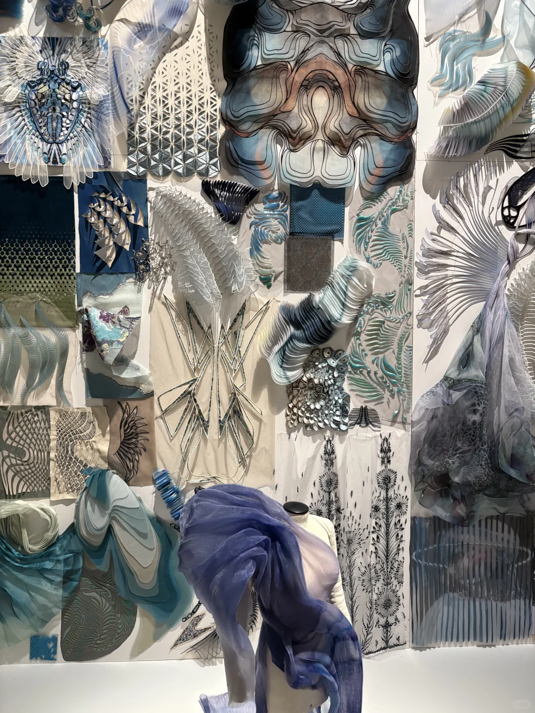 令人惊叹的灵感版?? Iris van Herpen展览