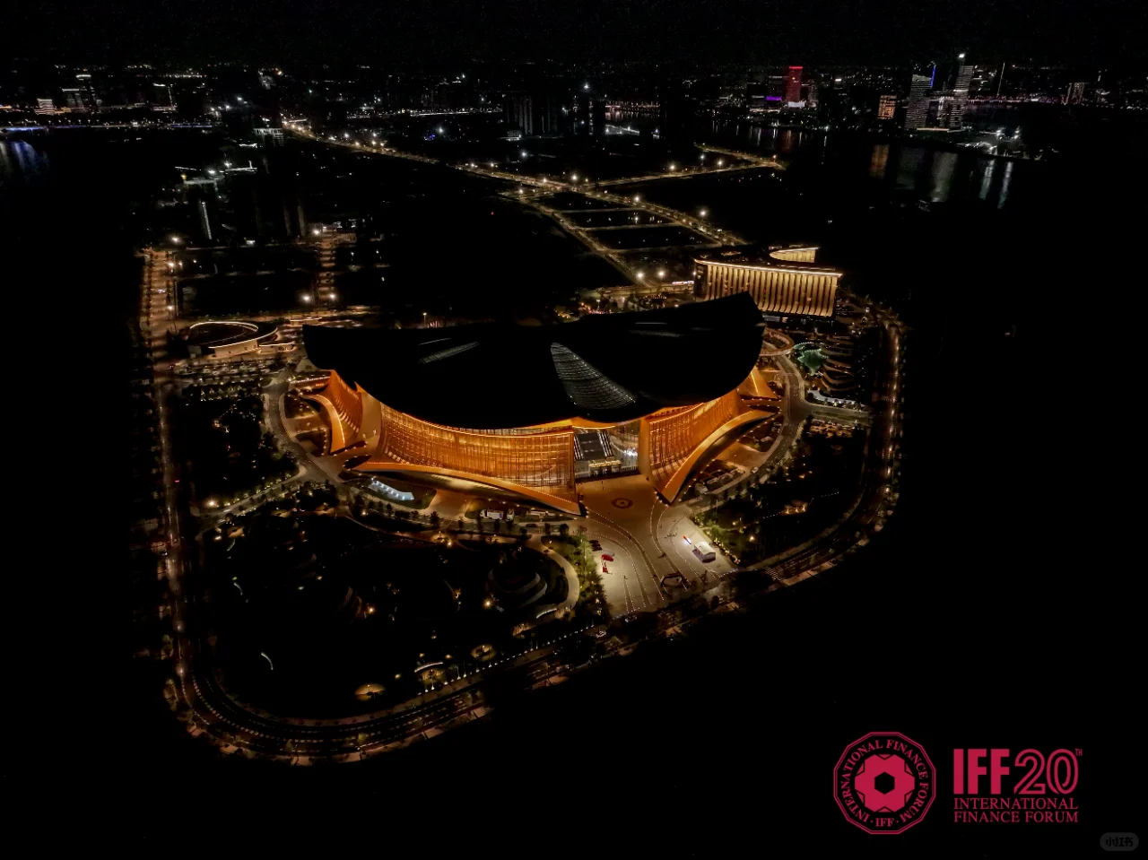 如何用一场国际论坛链接50国政商领袖?