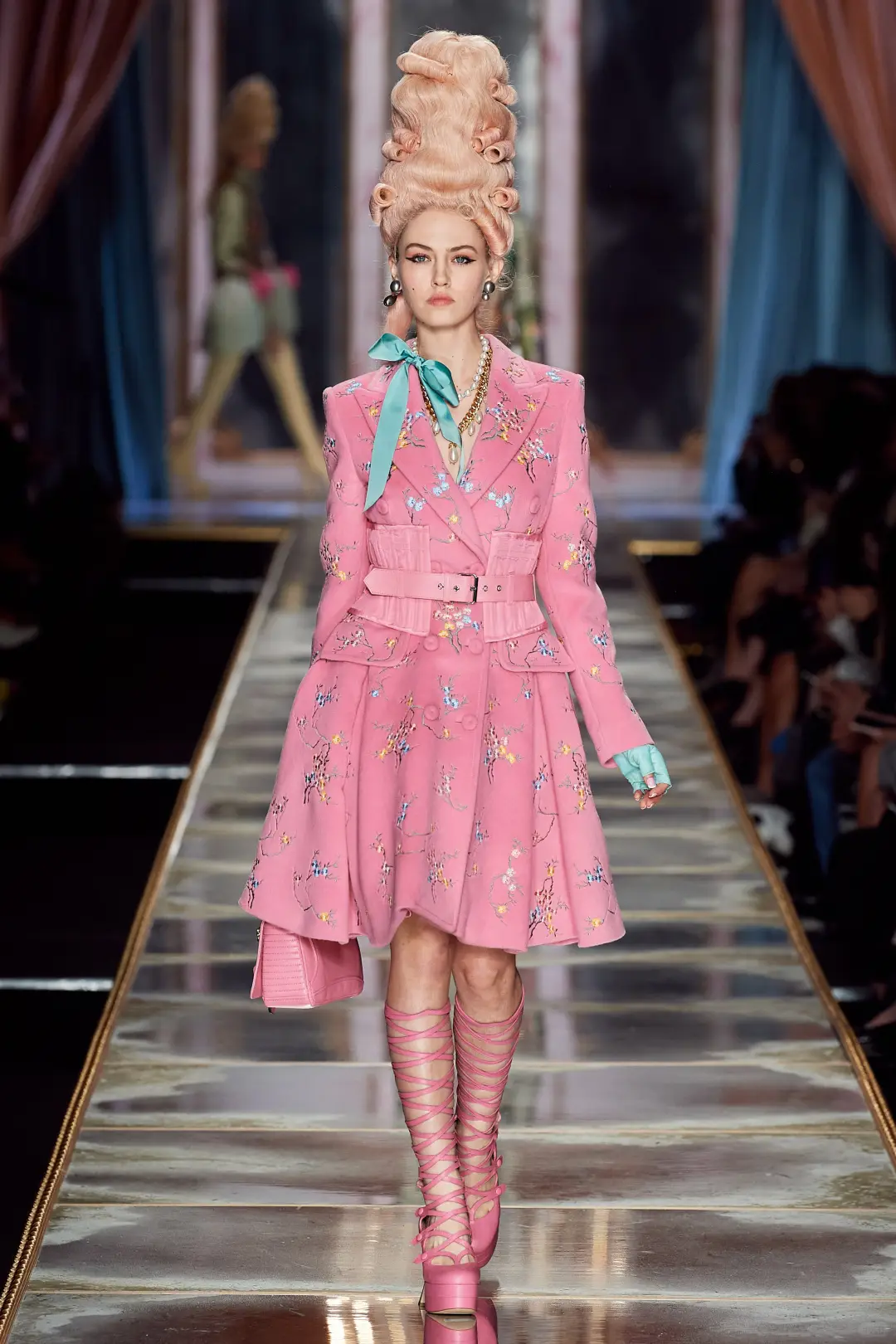 Moschino｜洛可可蛋糕