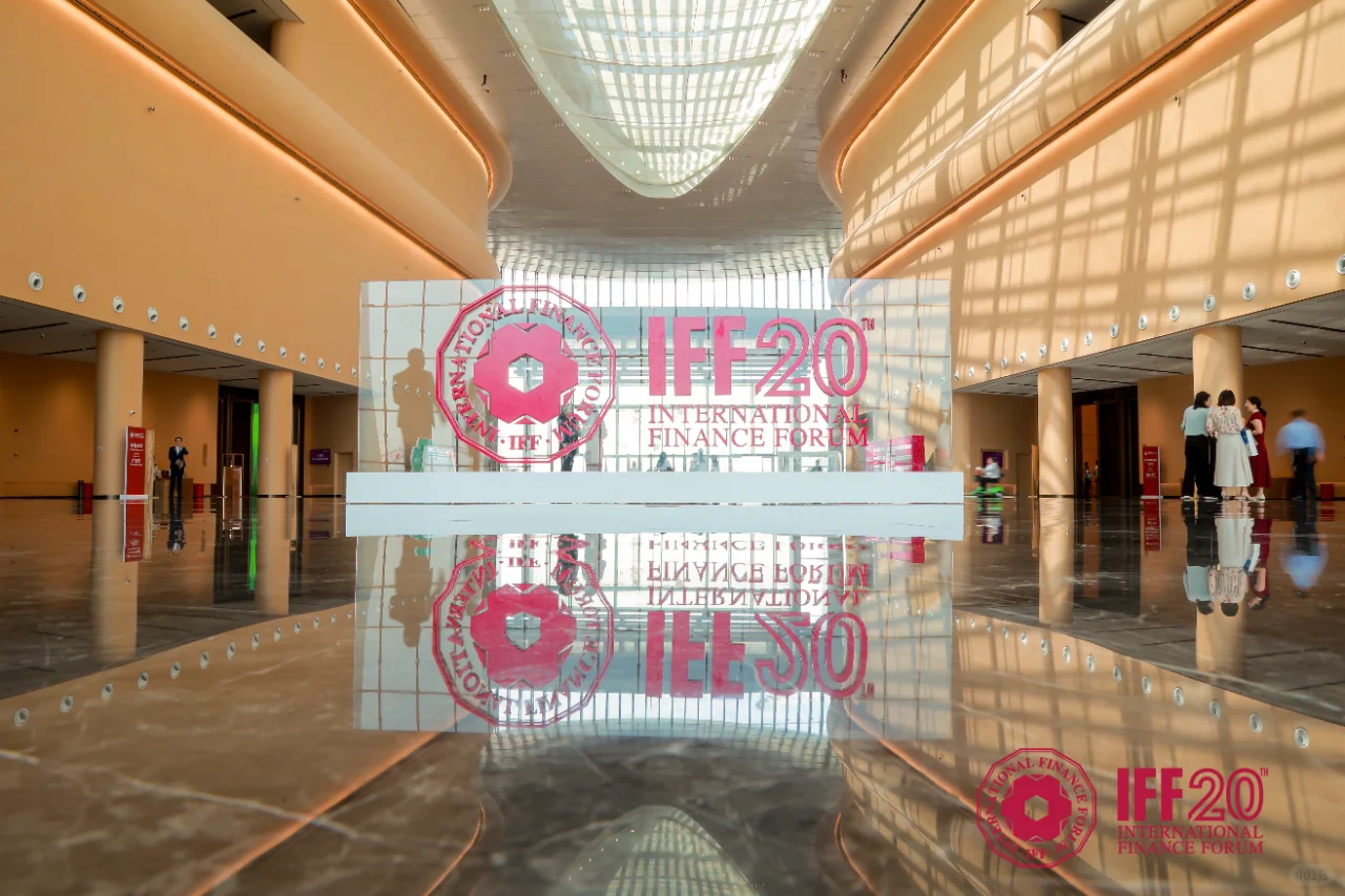 如何用一场国际论坛链接50国政商领袖?