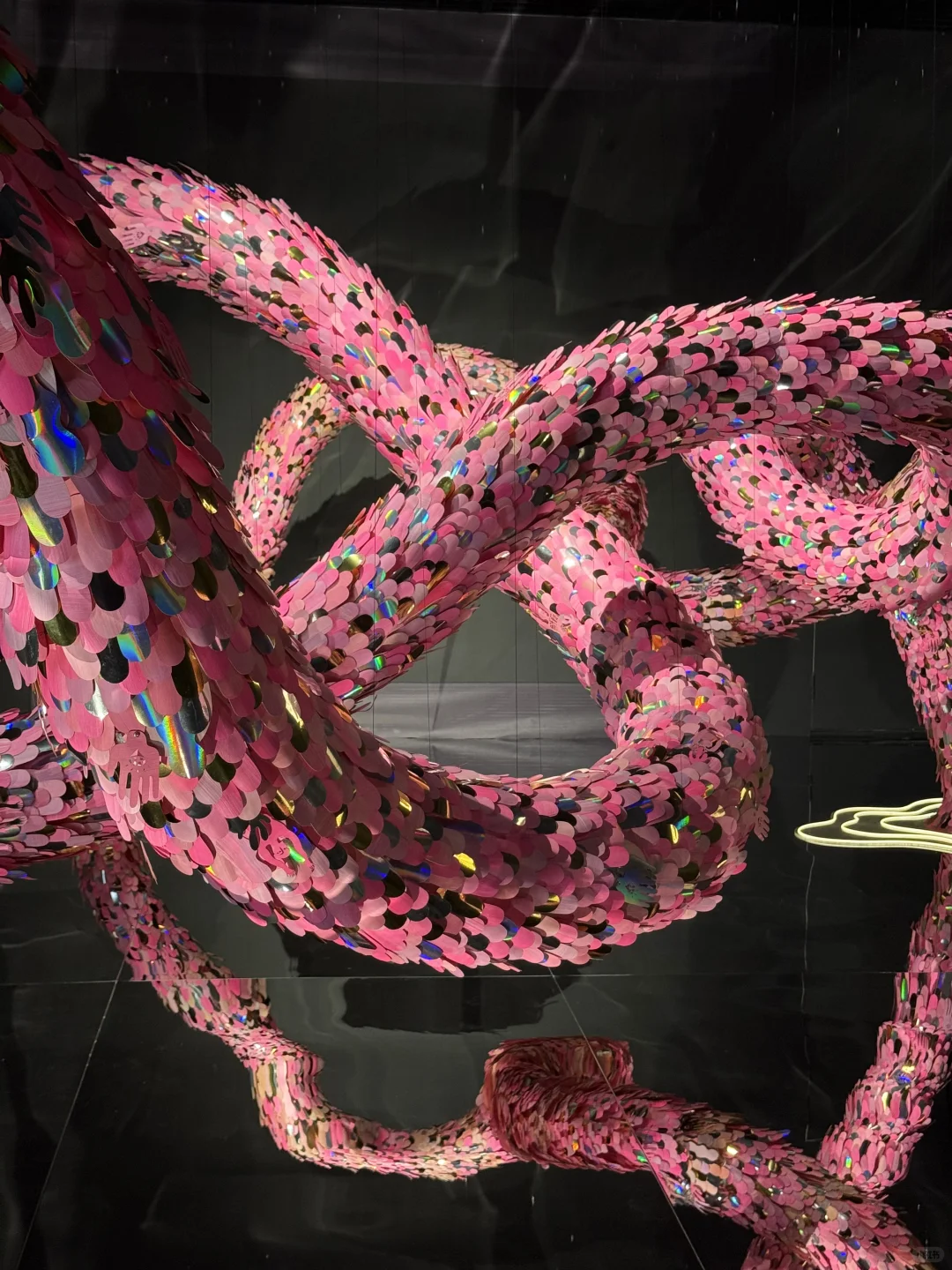 我很少用“震撼”形容一场展览！！梦幻剪纸美哭