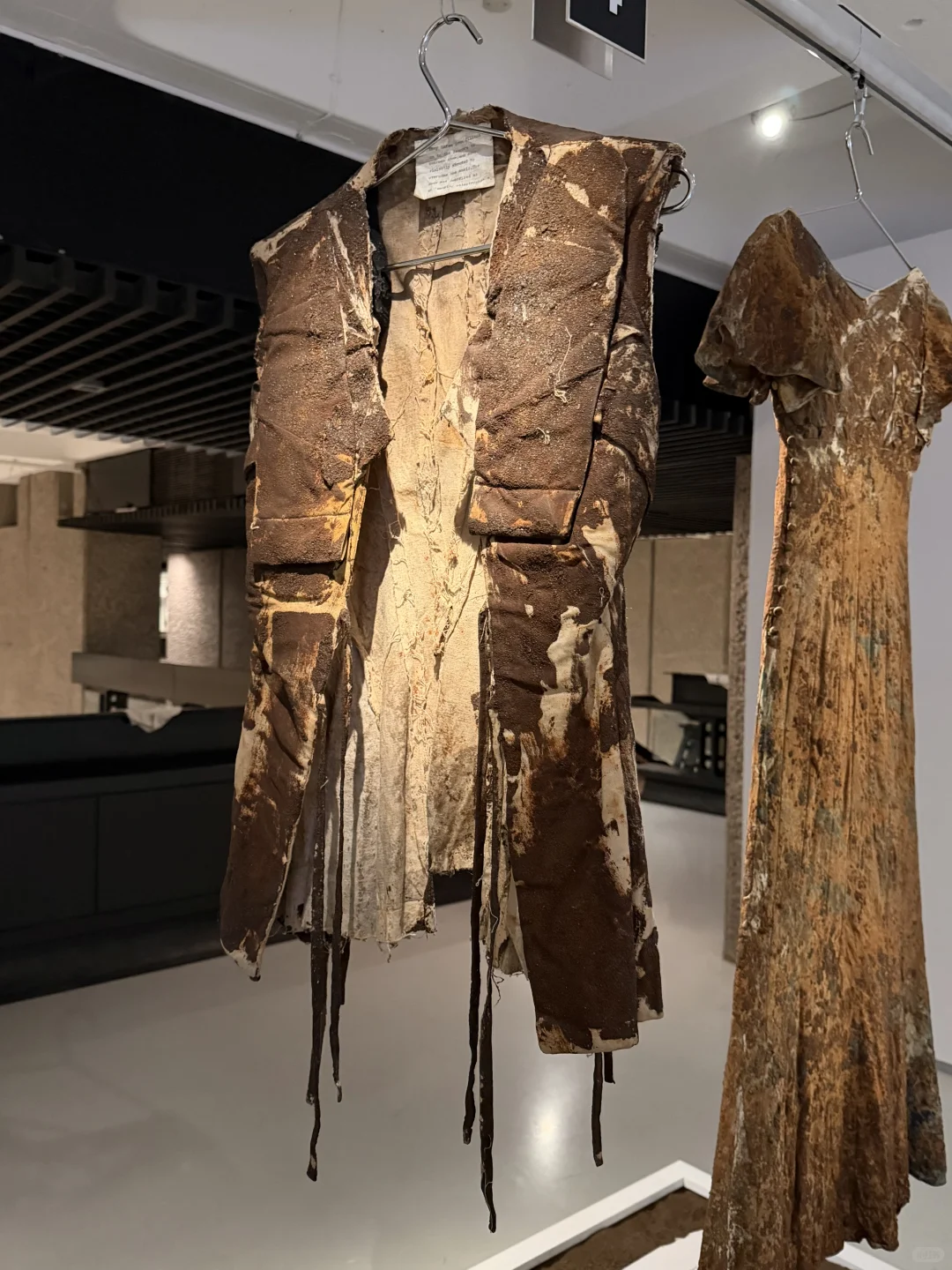 伦敦新展 I Dirty looks in Fashion