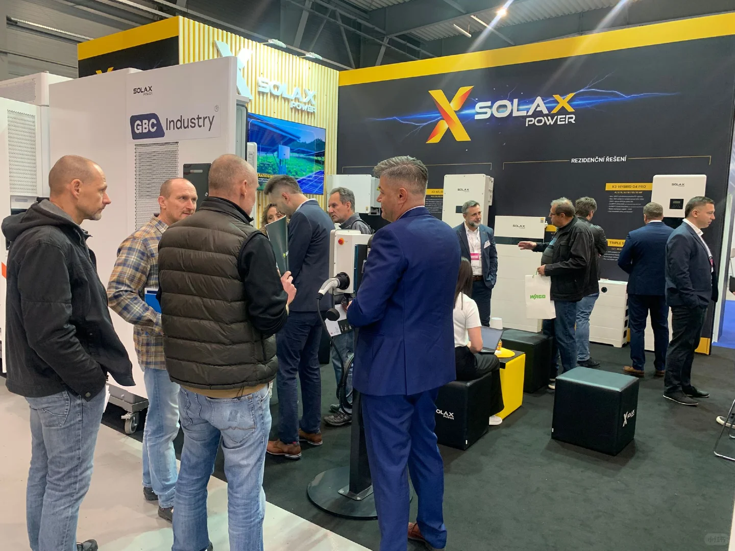 暴走2万步！捷克光伏展真的太炸了！?