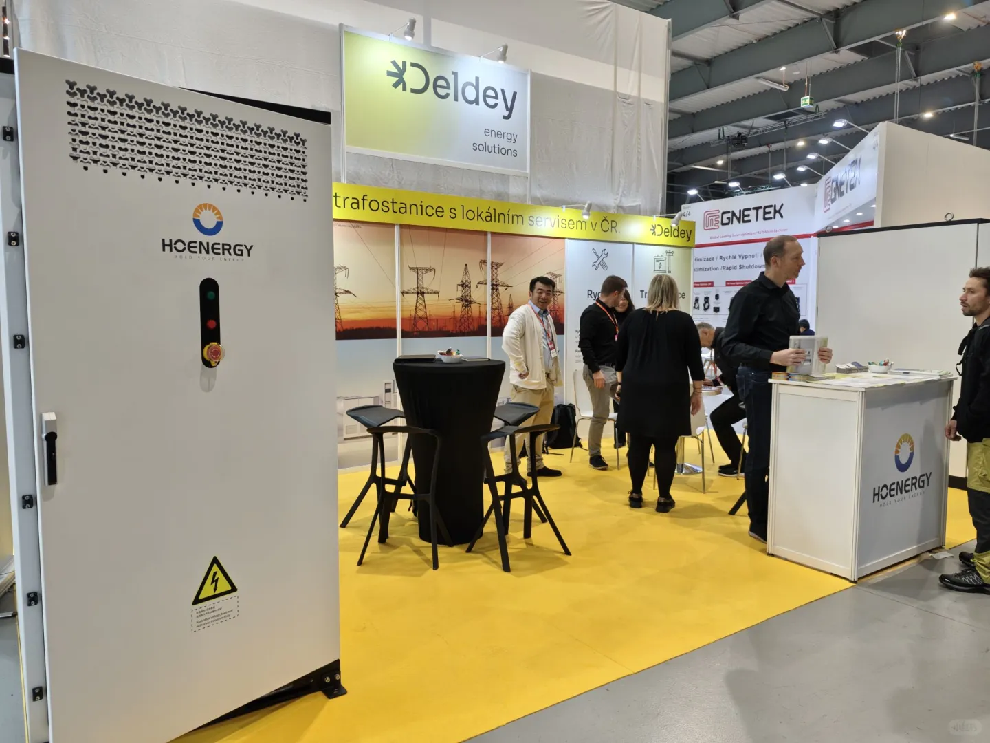 暴走2万步！捷克光伏展真的太炸了！?